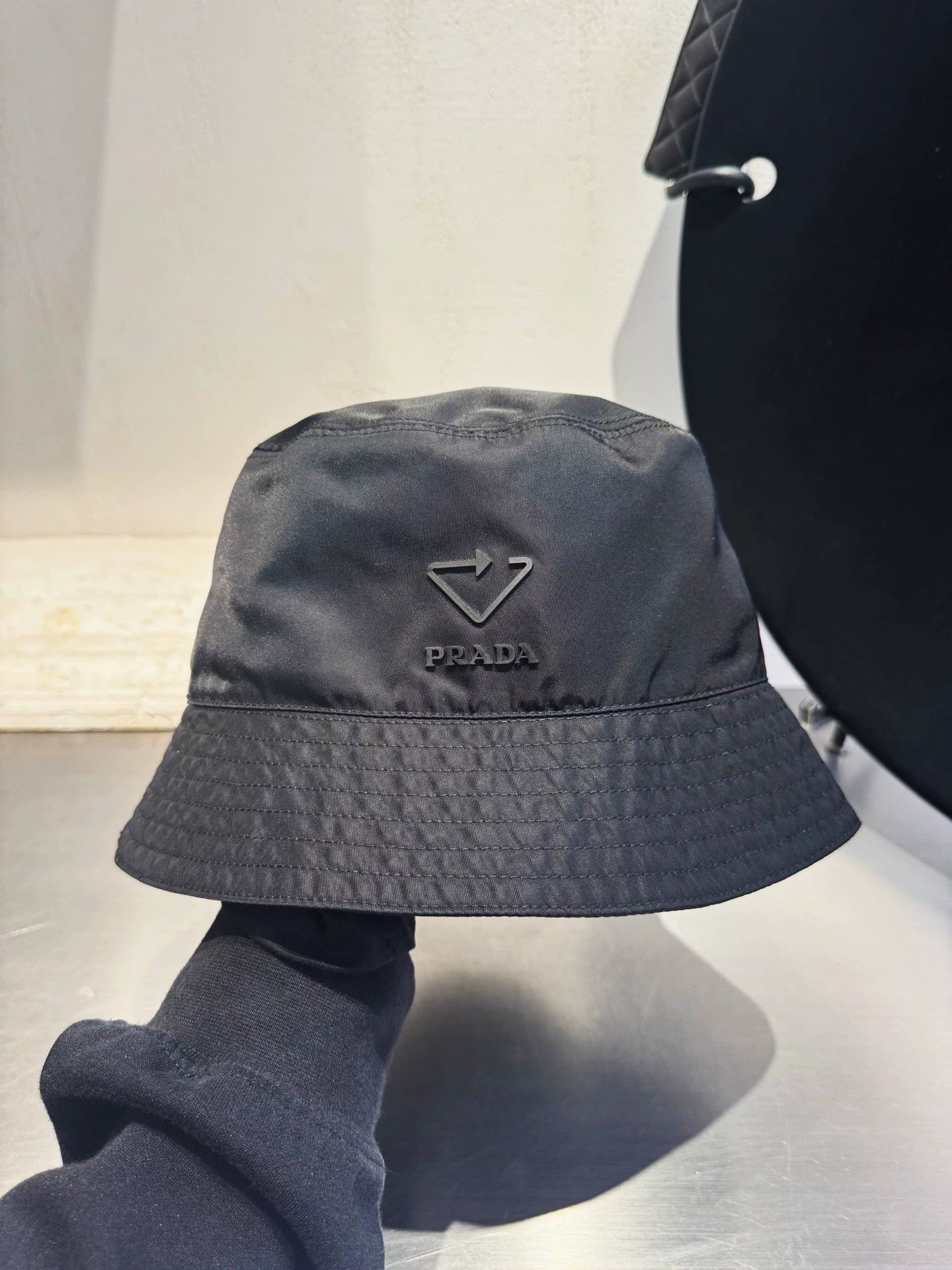 Prada Prada black nylon bucket hat, inner loose thread Size ONE SIZE - 1 Thumbnail