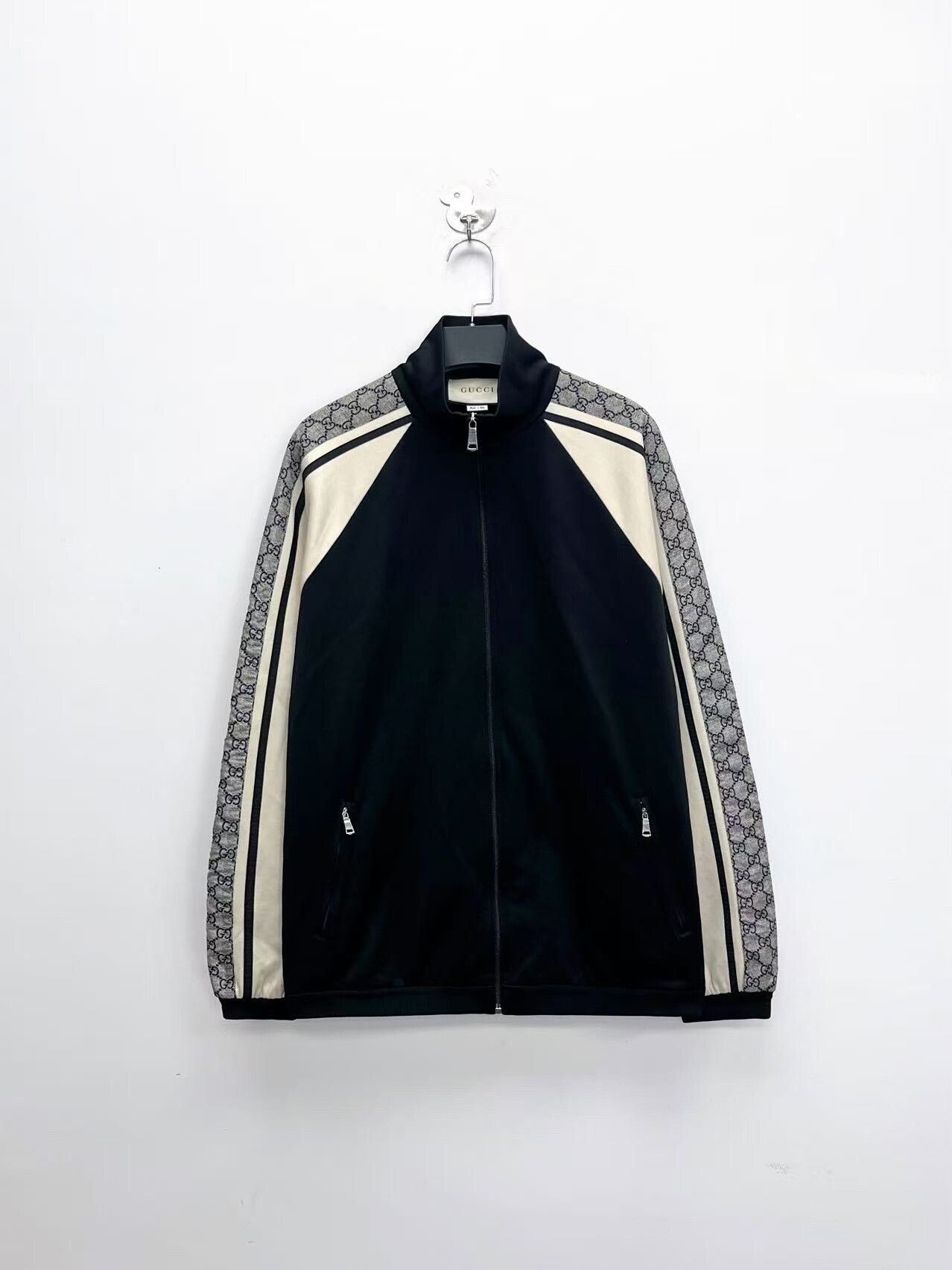 Gucci gucci black double g embossed zip jacket Size US XL / EU 56 / 4 - 1 Thumbnail