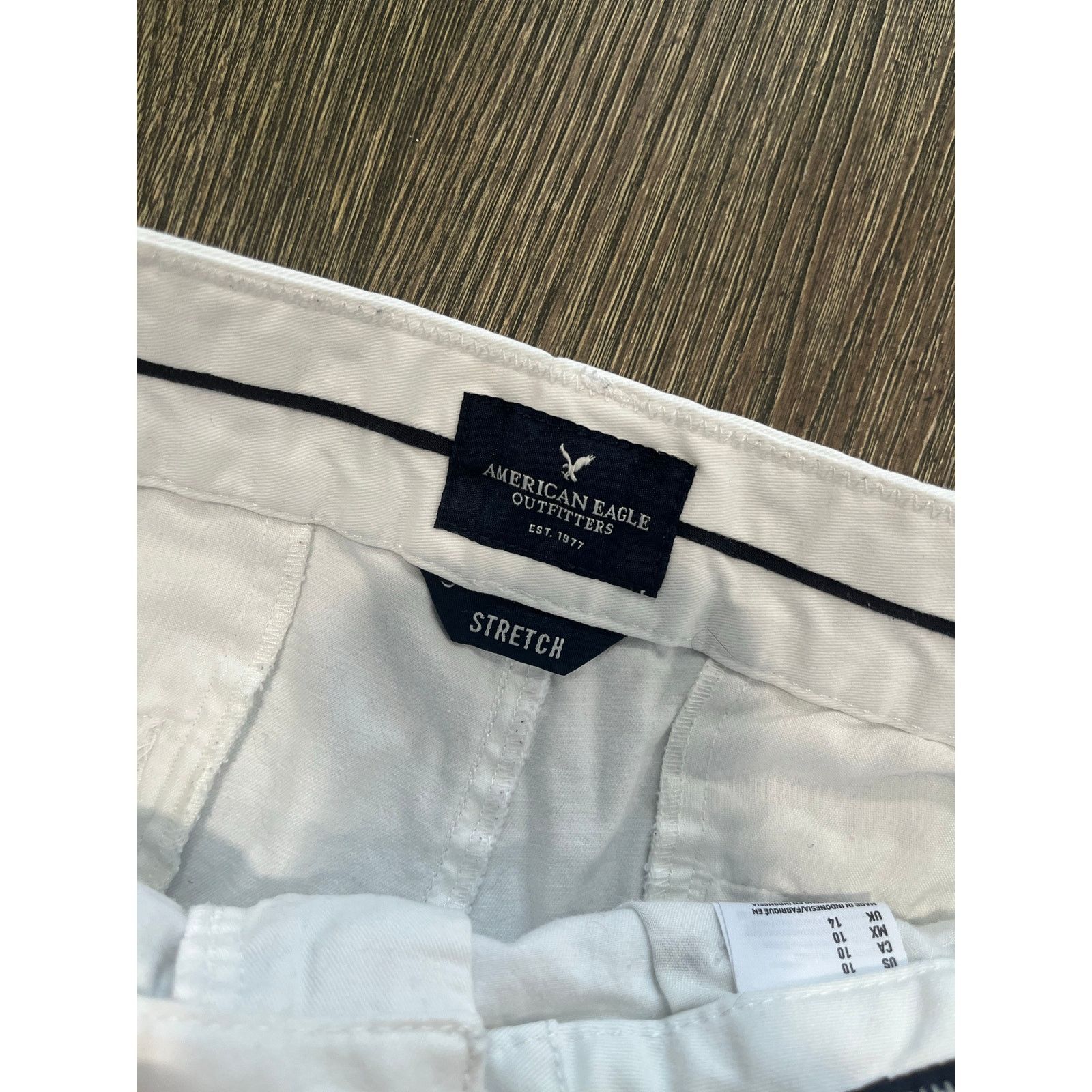 American Eagle Outfitters American Eagle Chino Midi Shorts Mid-Rise White Size 10 Size 32" / US 10 / IT 46 - 4 Thumbnail