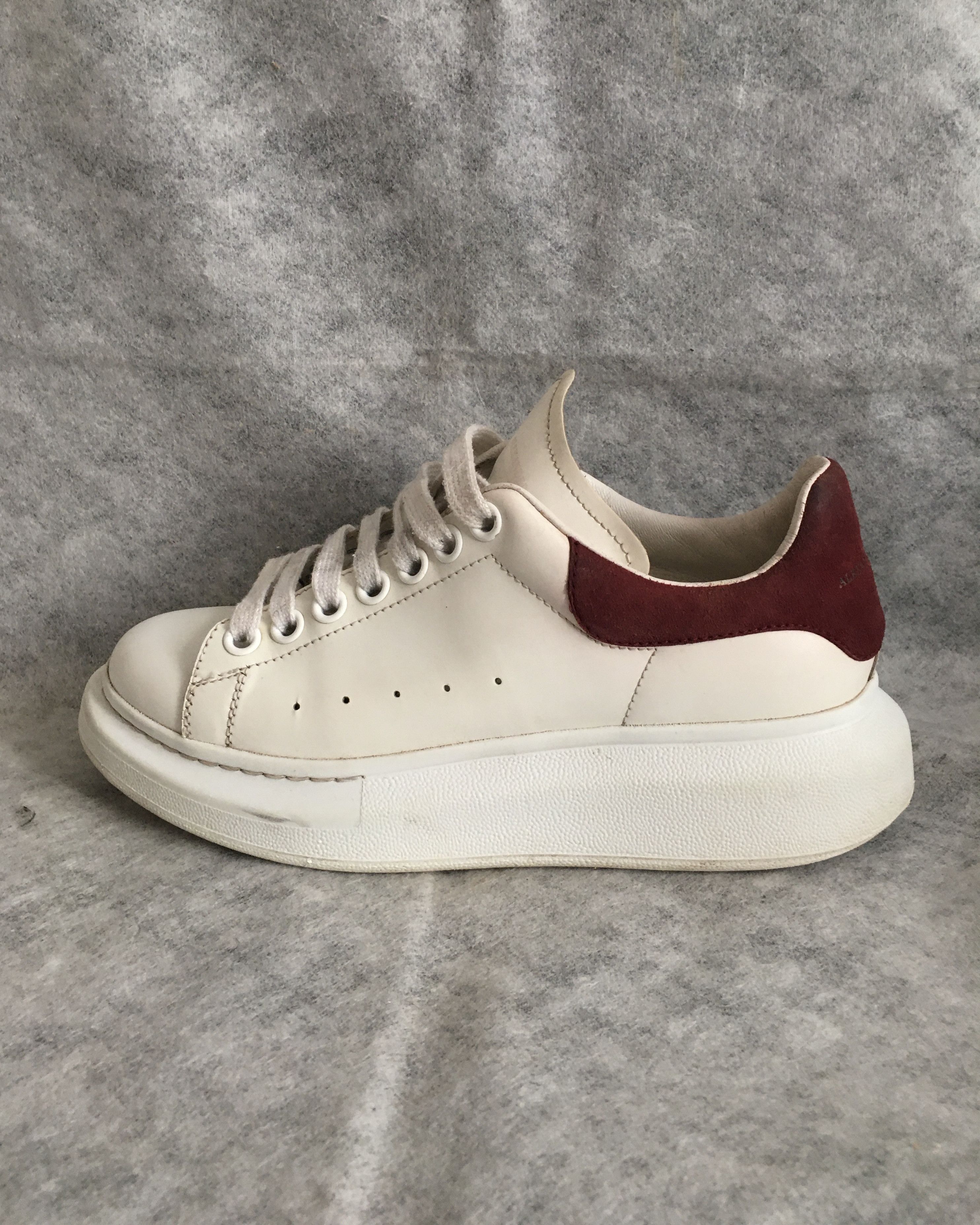 Alexander McQueen Alexander McQueen Oversized Leather Sneakers EU 37 Size US 7 / IT 37 - 8 Thumbnail