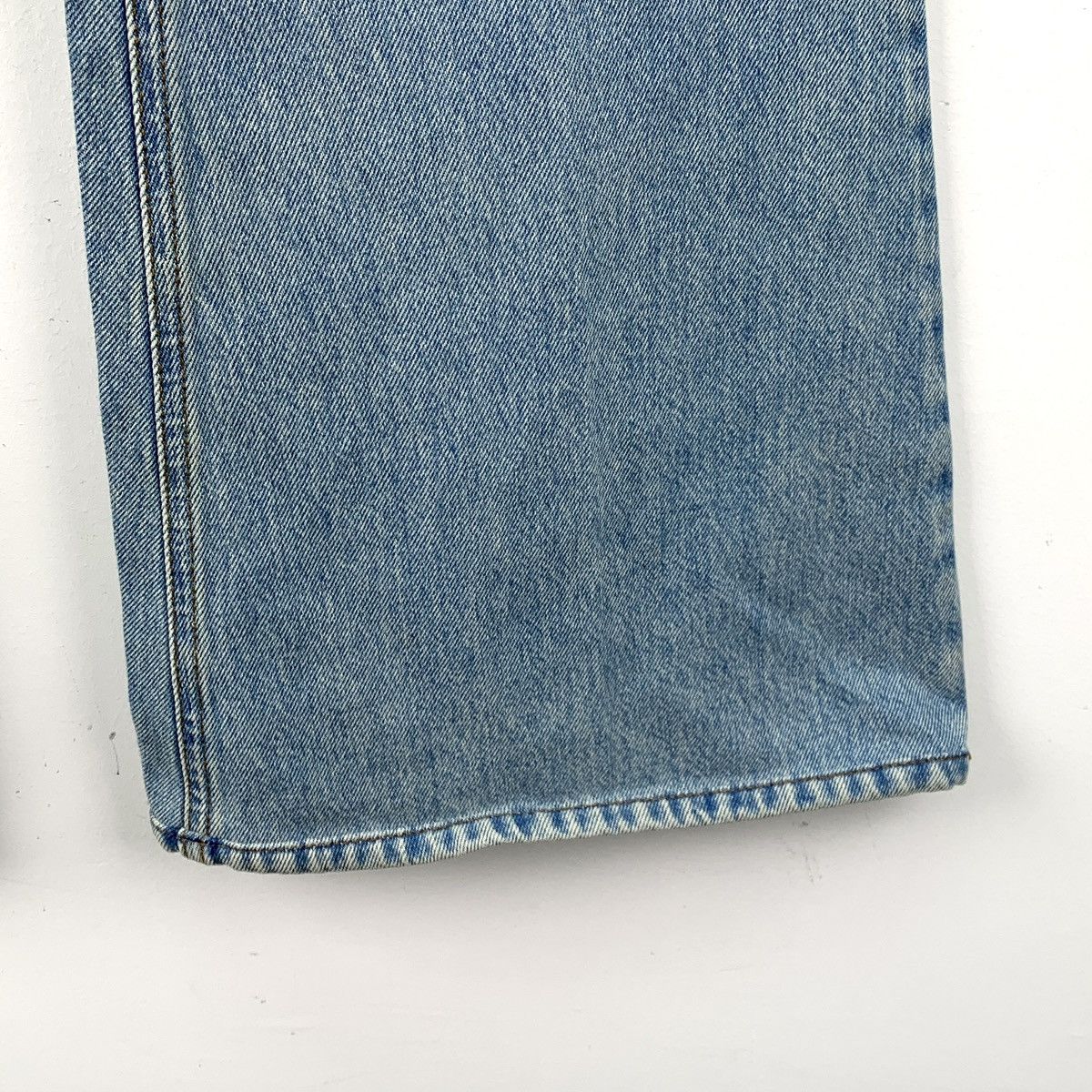 Gucci Gucci Light Blue Bee & Floral Casual Denim Pants K26WX Size 26" / US 2 / IT 38 - 5 Thumbnail