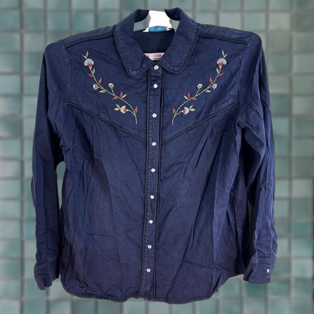 Denime VINTAGE Canyon Retreat Womens Denim Shirt Casual Western Floral Pearl Snap Long Sleeve Size M Blue Size M / US 6-8 / IT 42-44 - 1 Thumbnail