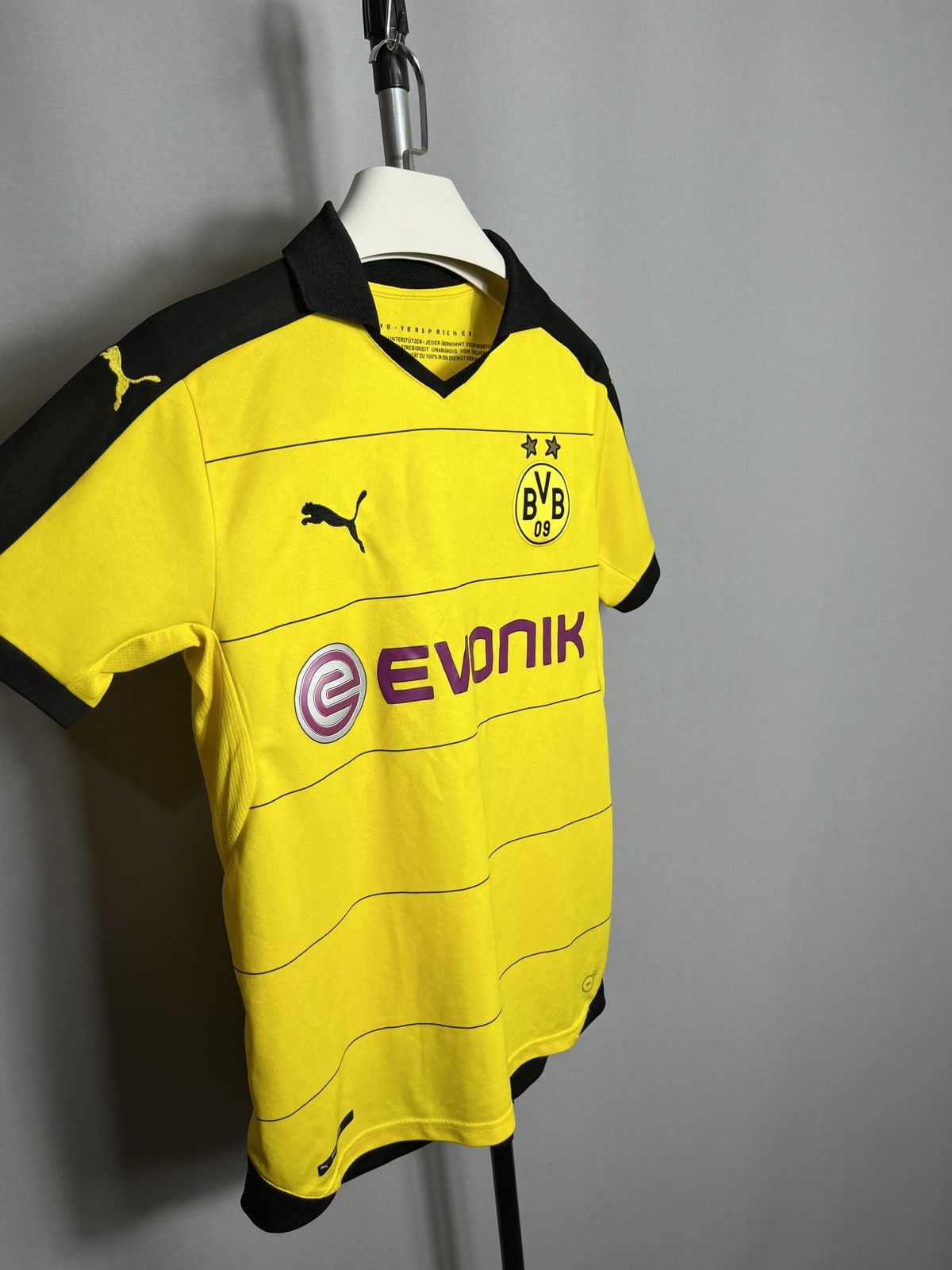 Puma BORUSSIA DORTMUND 2015 2016 HOME FOOTBALL SHIRT JERSEY PUMA Size US S / EU 44-46 / 1 - 3 Thumbnail