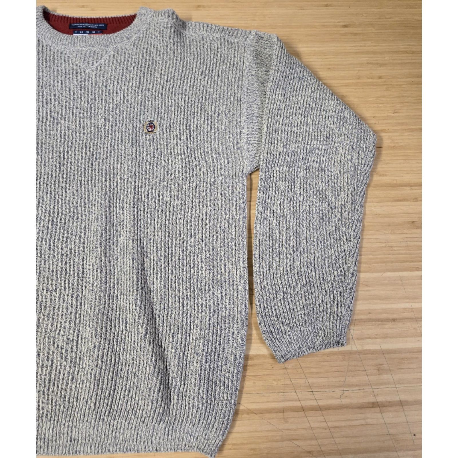 Tommy Hilfiger VINTAGE Tommy Hilfiger Sweater Mens Medium Gray V Neck Ribbed Marled Knit Crest Logo Size US M / EU 48-50 / 2 - 2 Thumbnail