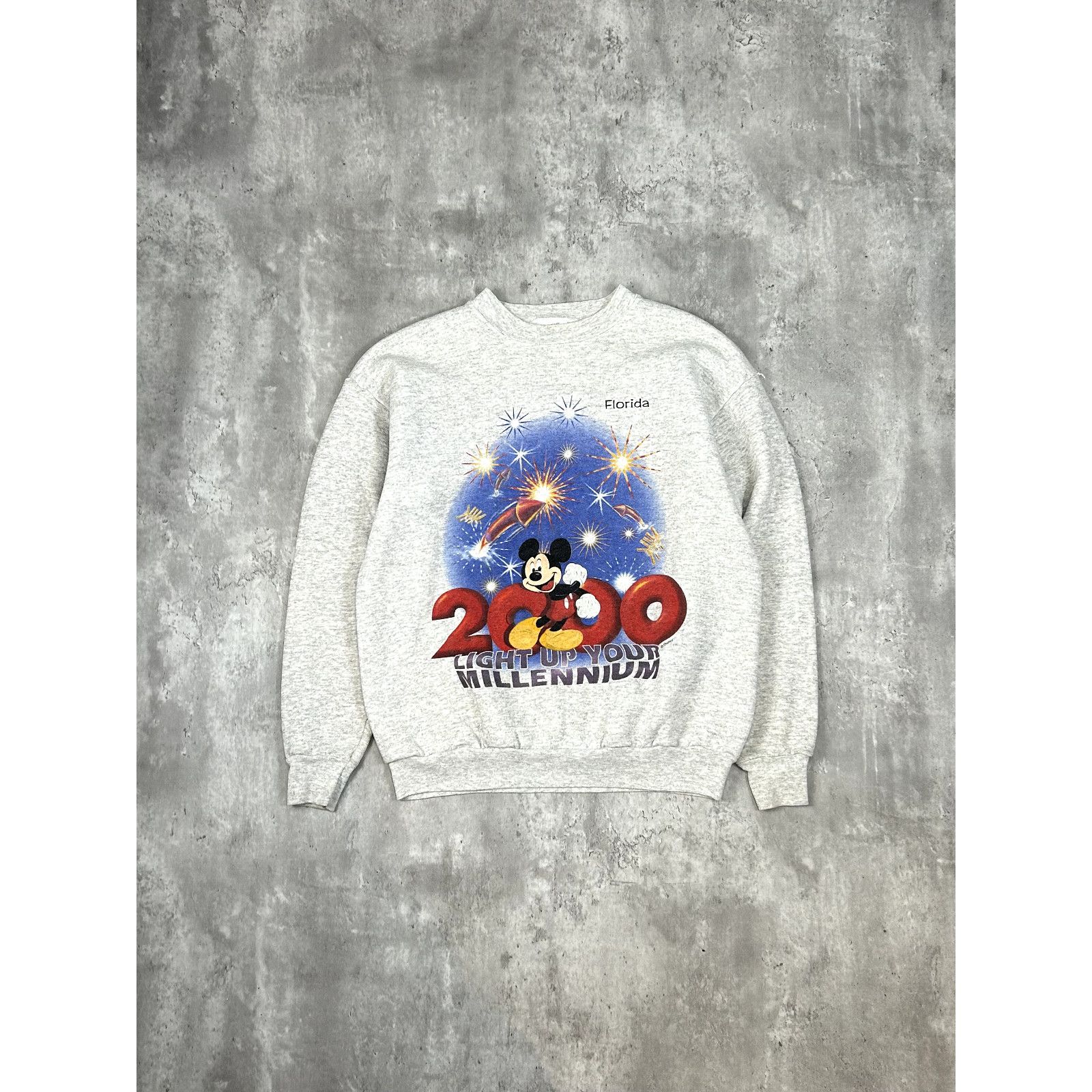 Vintage Vintage 2000 Disney Mickey Mouse Sweatshirt Size Medium Gray Size US M / EU 48-50 / 2 - 1 Thumbnail