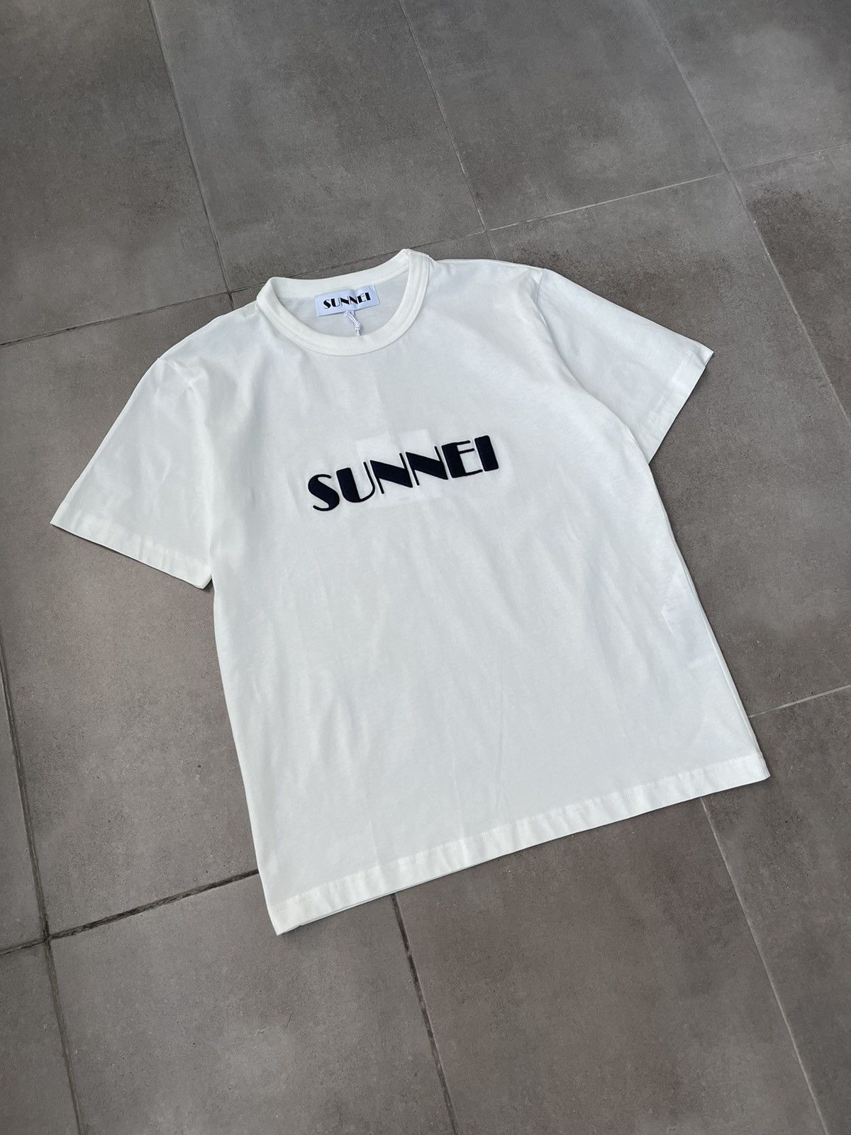 Sunnei !DS! SS23 Sunnei Logo Embroidered Classic White T-Shirt Size US S / EU 44-46 / 1 - 8 Thumbnail