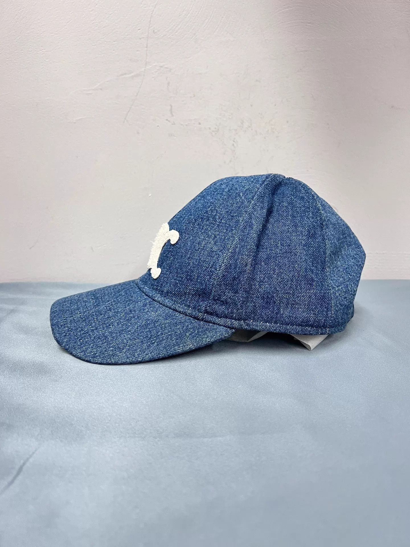 Celine CELINE Denim Blue Triumph Couple M Baseball Cap (worn once) Size ONE SIZE - 1 Thumbnail