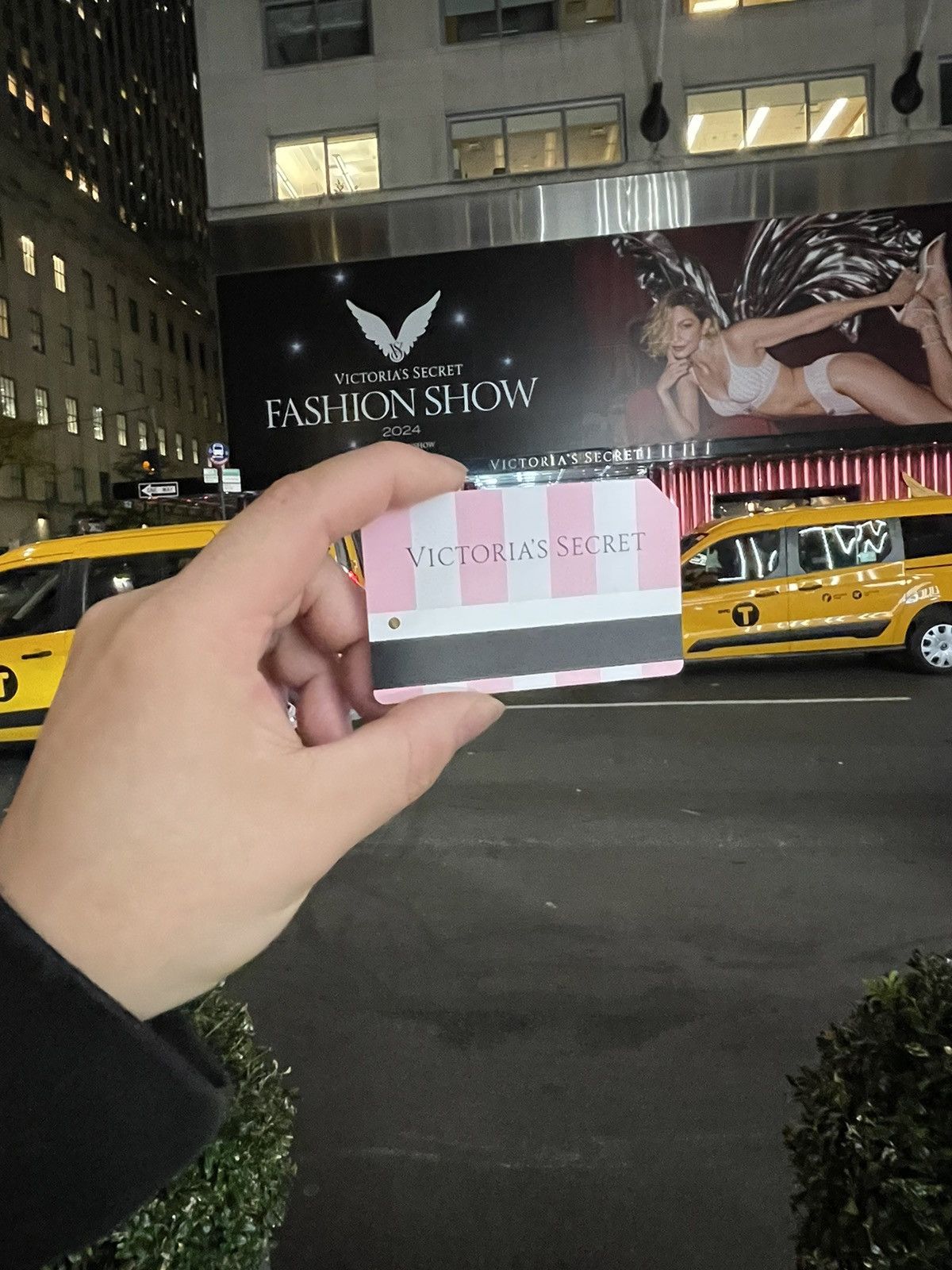 Victoria's Secret Victoria’s Secret Metrocards Size ONE SIZE - 2 Thumbnail