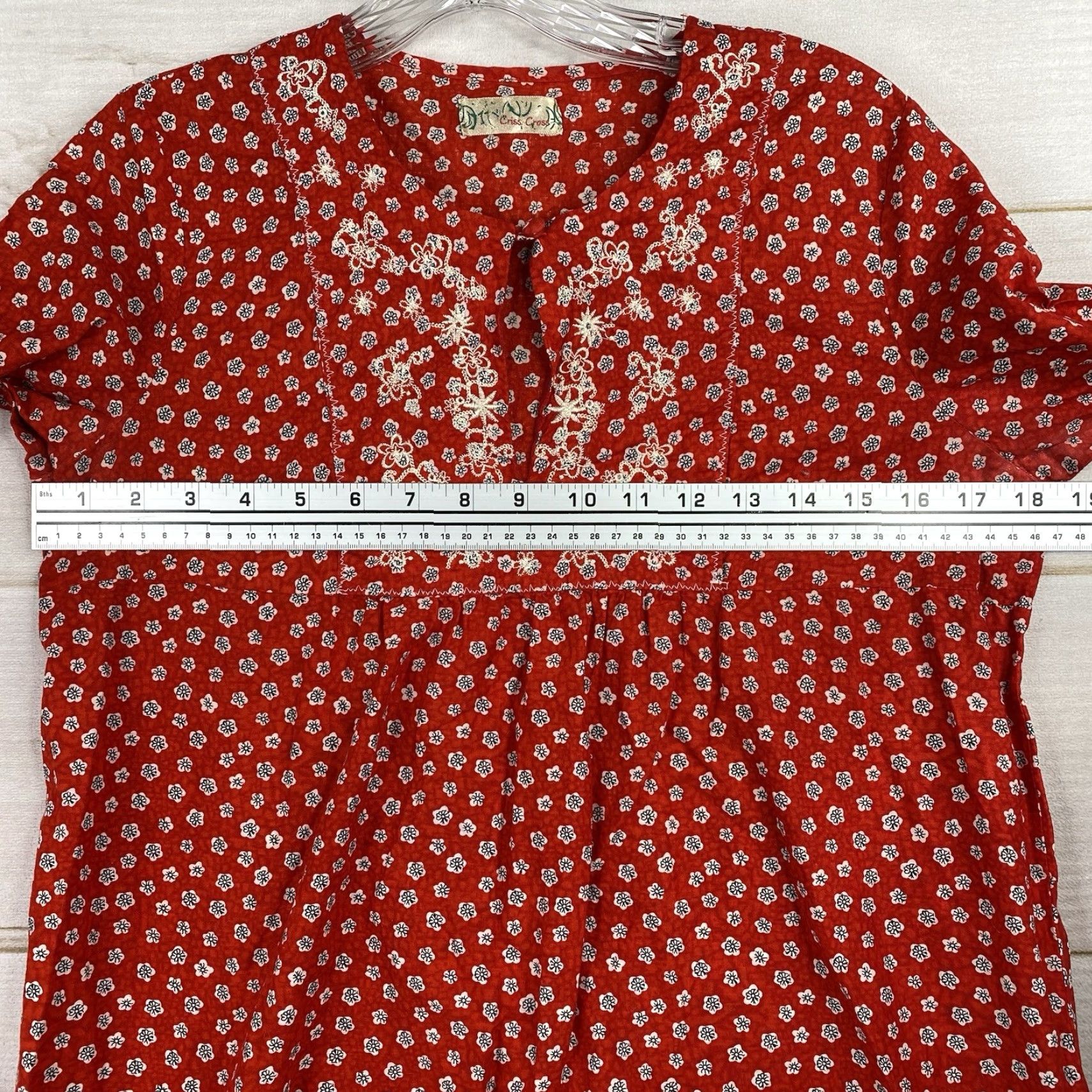 Vintage VINTAGE Criss Cross Top Y2K Sz L Boho Hippie Floral Embroidered Cottagecor Red Cotton Blouse Women Size L / US 10 / IT 46 - 3 Thumbnail