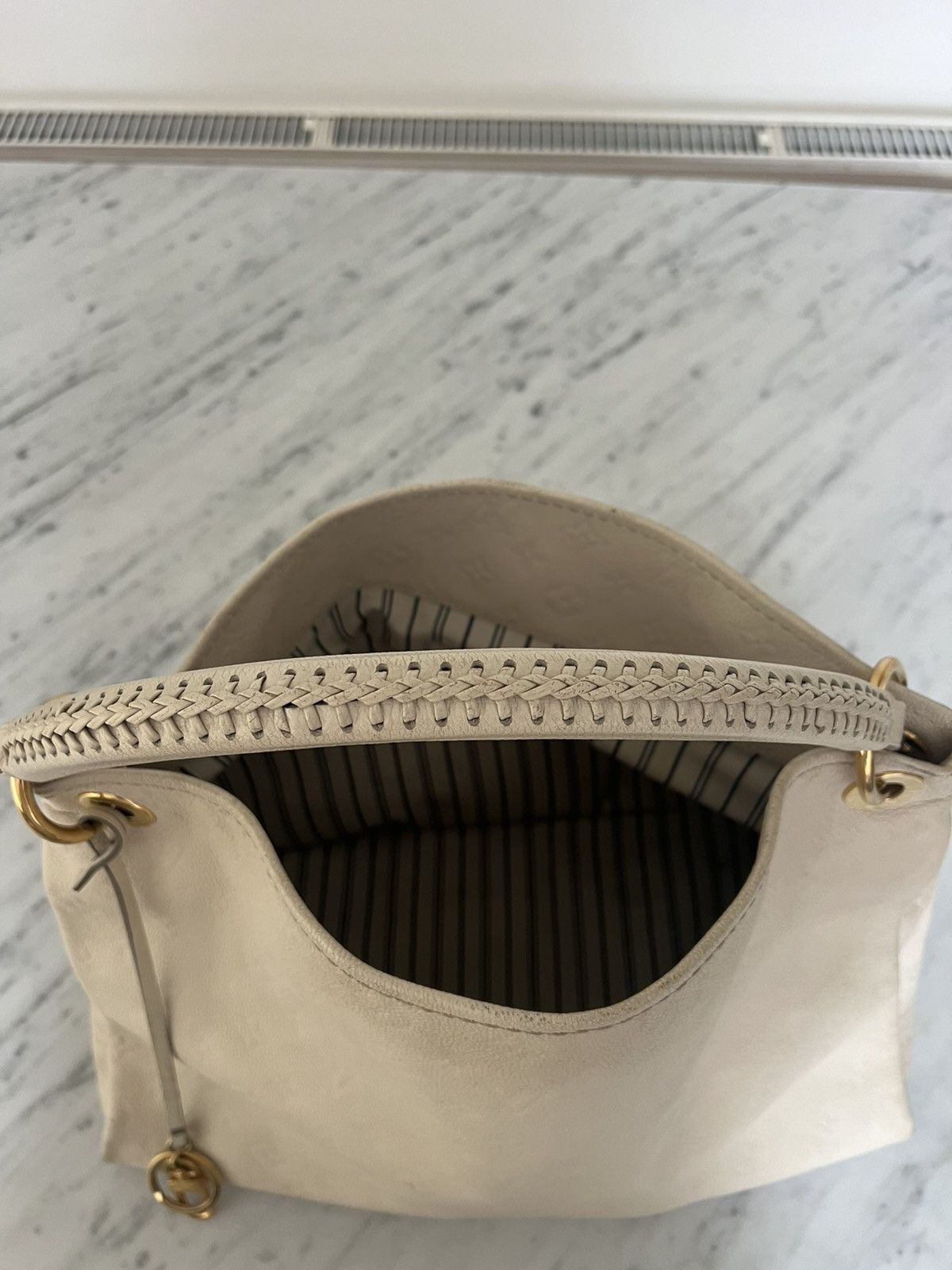 Louis Vuitton Louis Vuitton White Artsy MM Size ONE SIZE - 8 Thumbnail