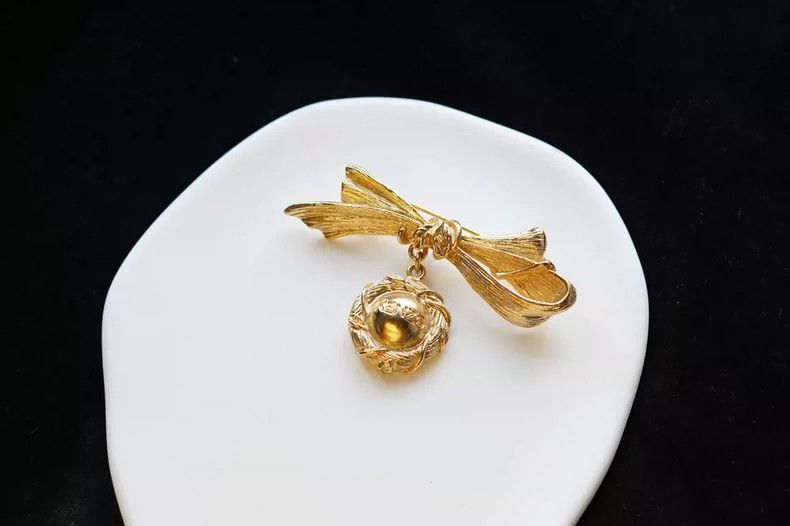 Kenzo KENZO Gold wire butterfly knot tassel brooch with molten r Size ONE SIZE - 2 Thumbnail
