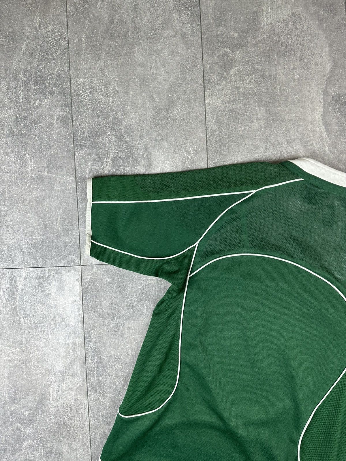 Canterbury of New Zealand Canterbury Of New Zealand Ireland Rugby Jersey 2007/08 Size US S / EU 44-46 / 1 - 14 Thumbnail