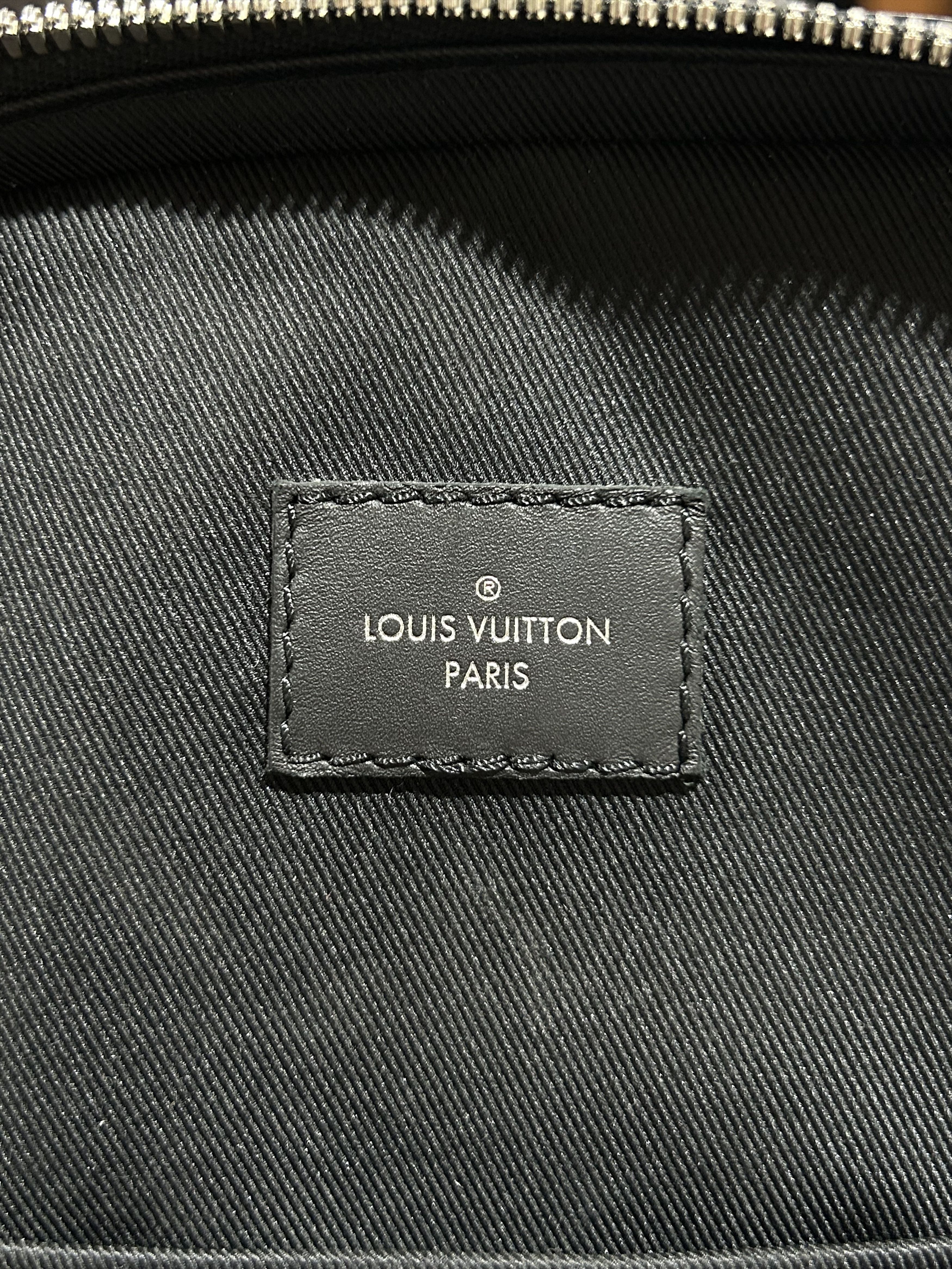 Louis Vuitton Louis Vuitton Black Sling Bag Size ONE SIZE - 9 Thumbnail