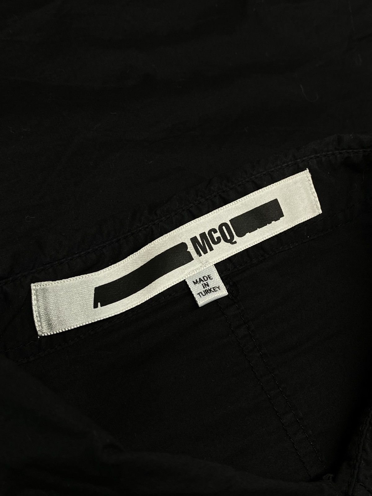 McQ Alexander McQueen MCQ Alexander McQueen Black Colorblock Avant Garde Shirt Size US L / EU 52-54 / 3 - 18 Thumbnail