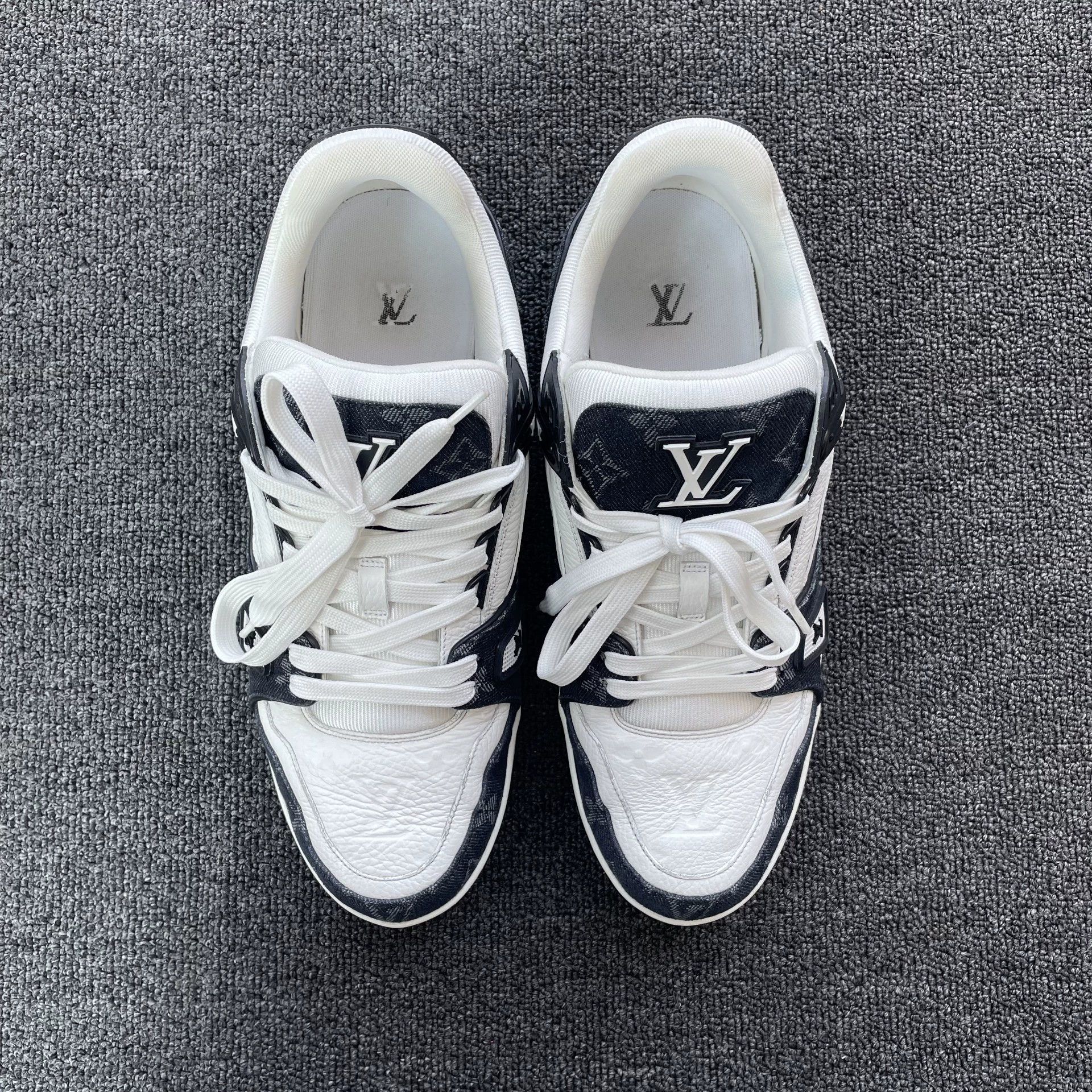 Louis Vuitton LV Trainer Monogram Low Top White/Black EUR43 Size US 10 / EU 43 - 2 Thumbnail
