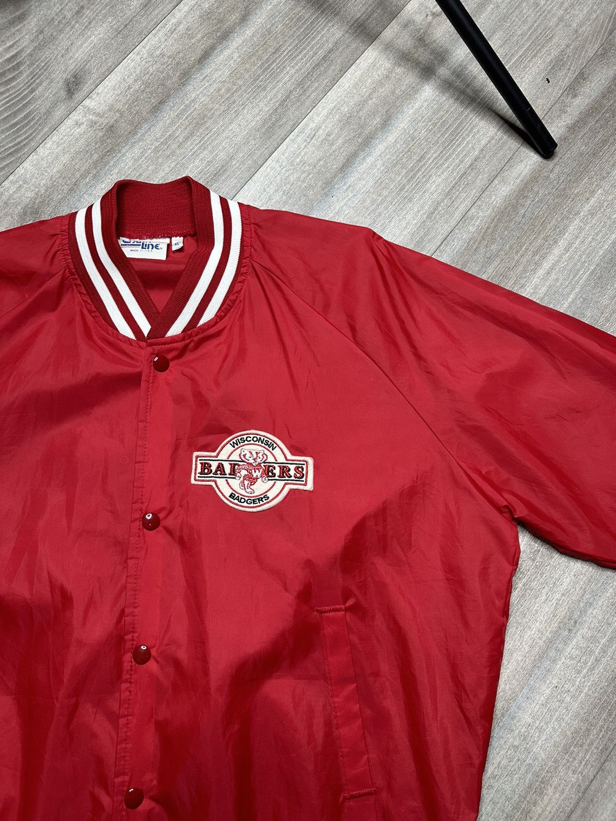Vintage Vintage 90s Chalk Line Wisconsin Badgers Lightweight Bomber Size US XL / EU 56 / 4 - 3 Thumbnail