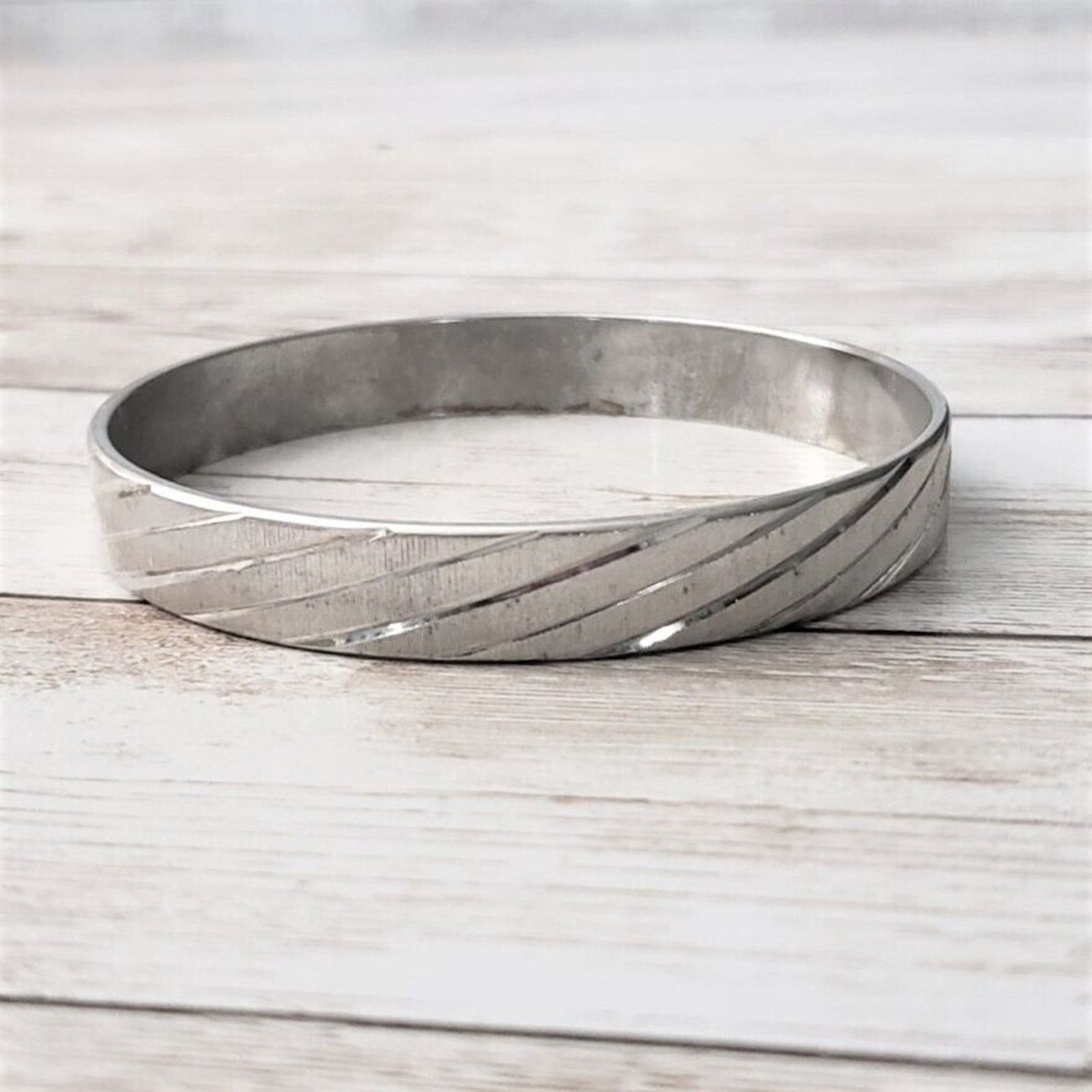 Other Vintage Bracelet - Silver Tone Diagonal Line Design | Grailed