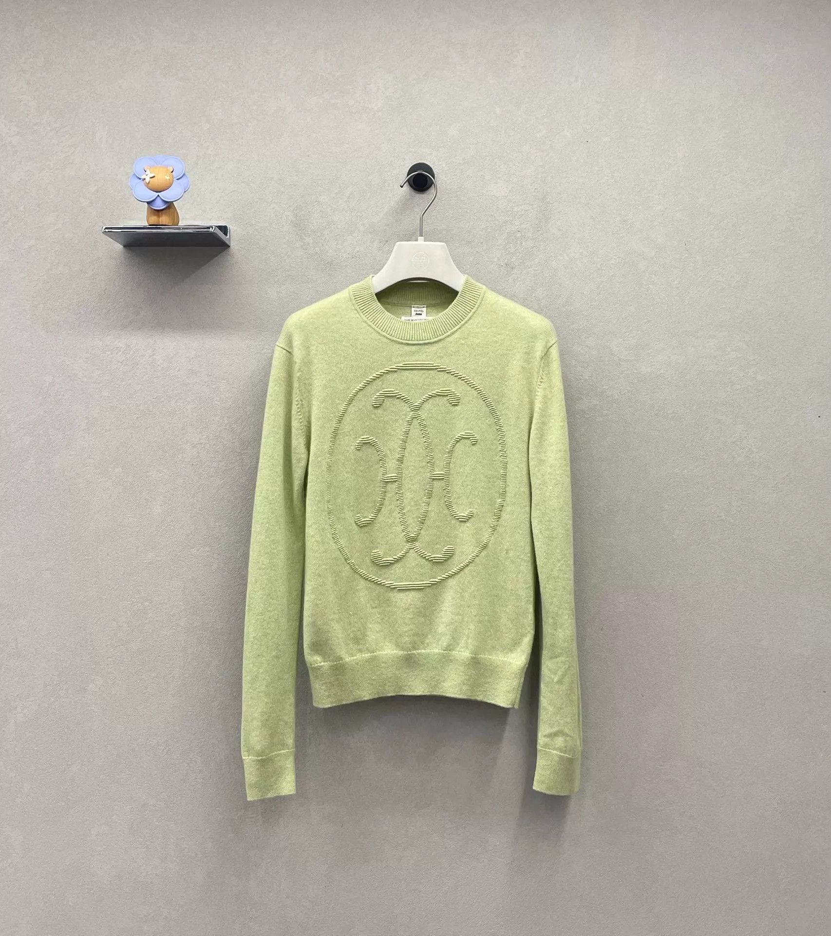 Hermes Hermes UK Made 100% Cashmere Green Sweater 36 Embroidered Size XS / US 0-2 / IT 36-38 - 1 Thumbnail