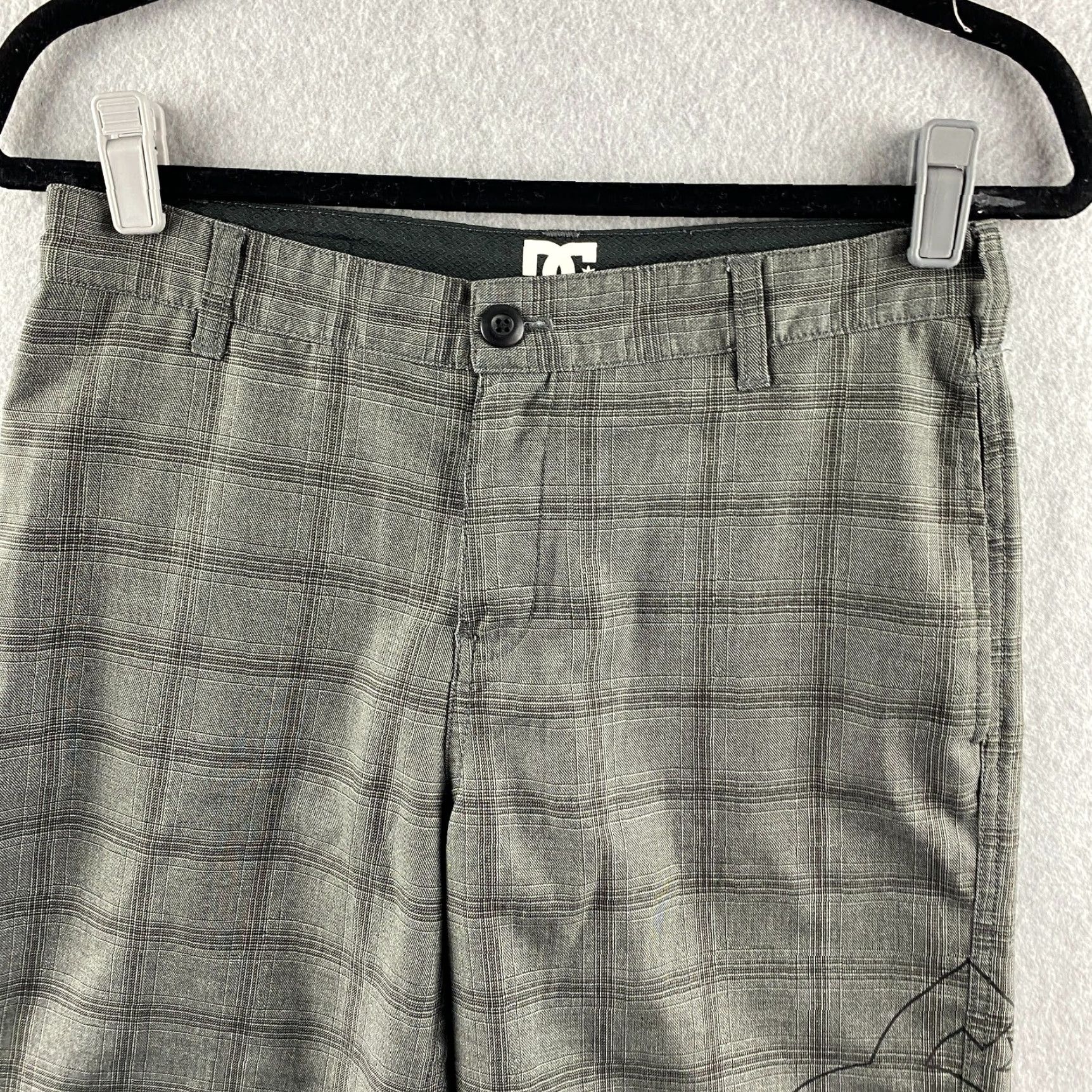 Vintage DC Shorts Mens 28 Gray Plaid Chino Embroidered Logo Zip Pockets Casual Comfort Size US 28 / EU 44 - 2 Thumbnail