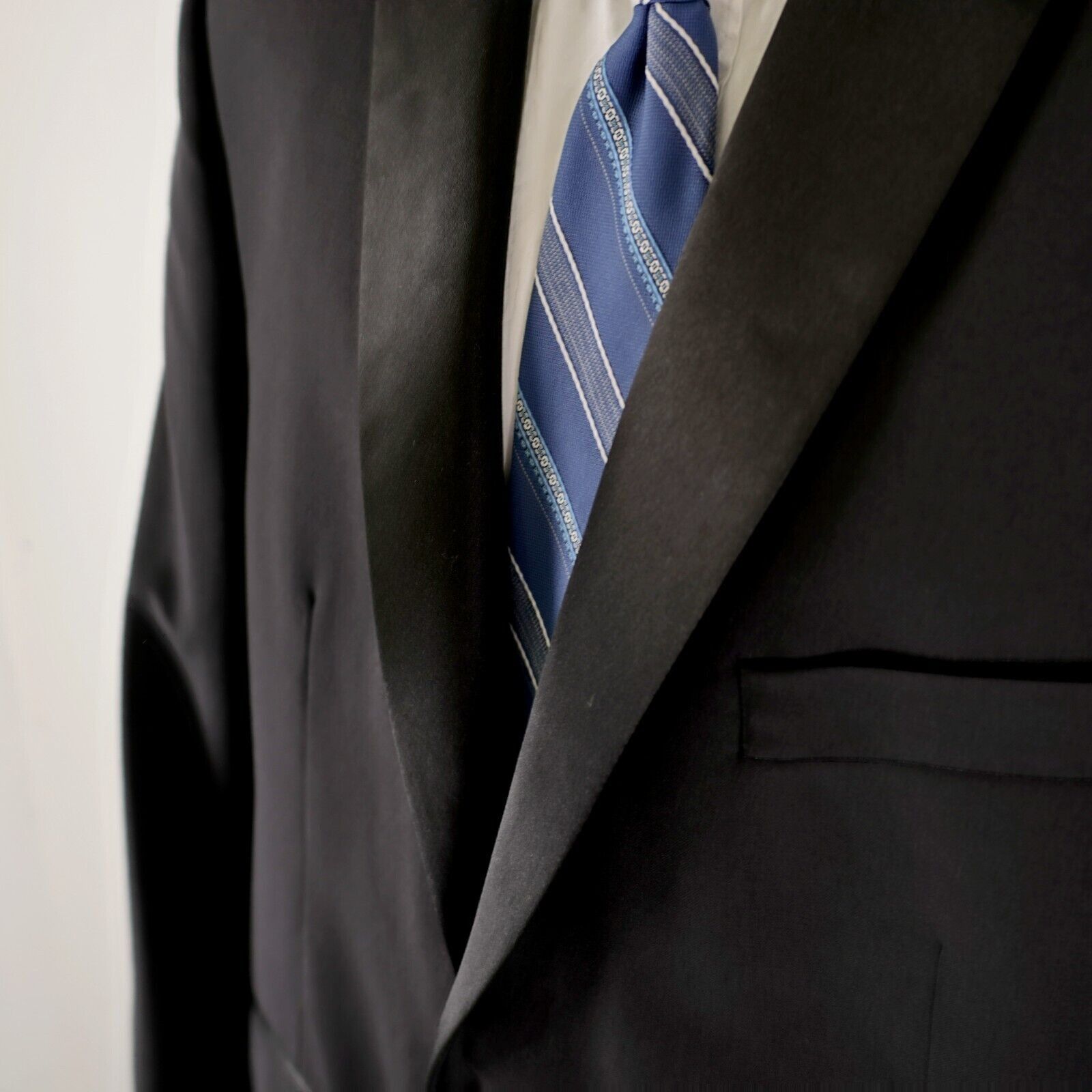 Calvin Klein Calvin Klein Wool Black 2 Felt Button 2 Piece Tuxedo 44R 41/ Size 44R - 9 Thumbnail