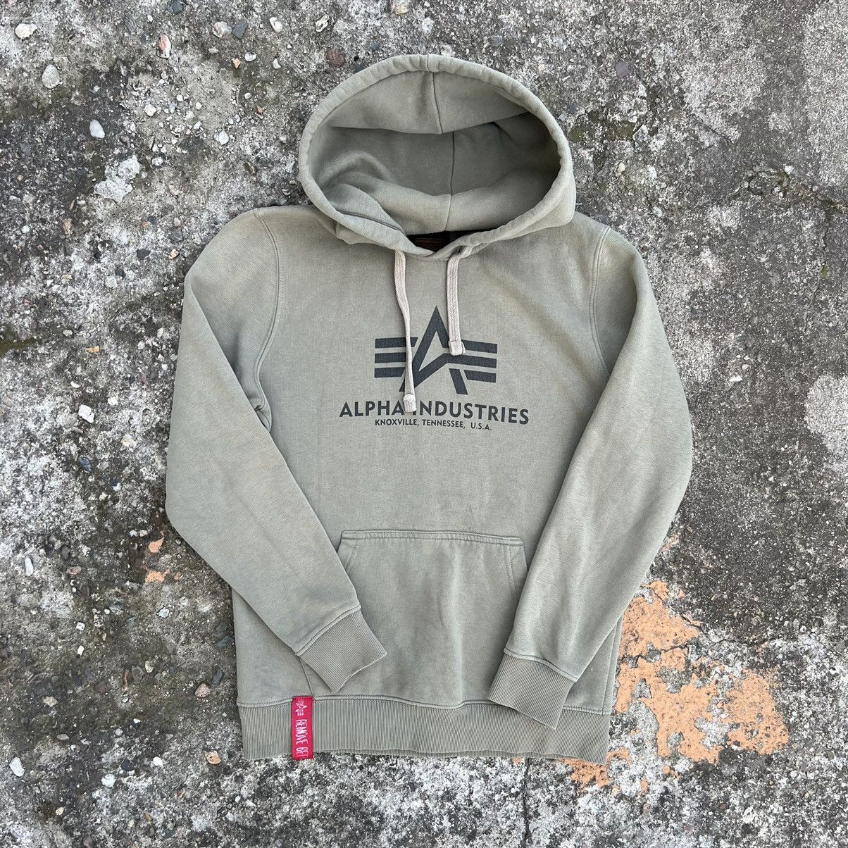 Alpha Industries × Vintage Y2K Black Alpha Industries big logo hoodie 00’s M size Size US M / EU 48-50 / 2 - 1 Thumbnail