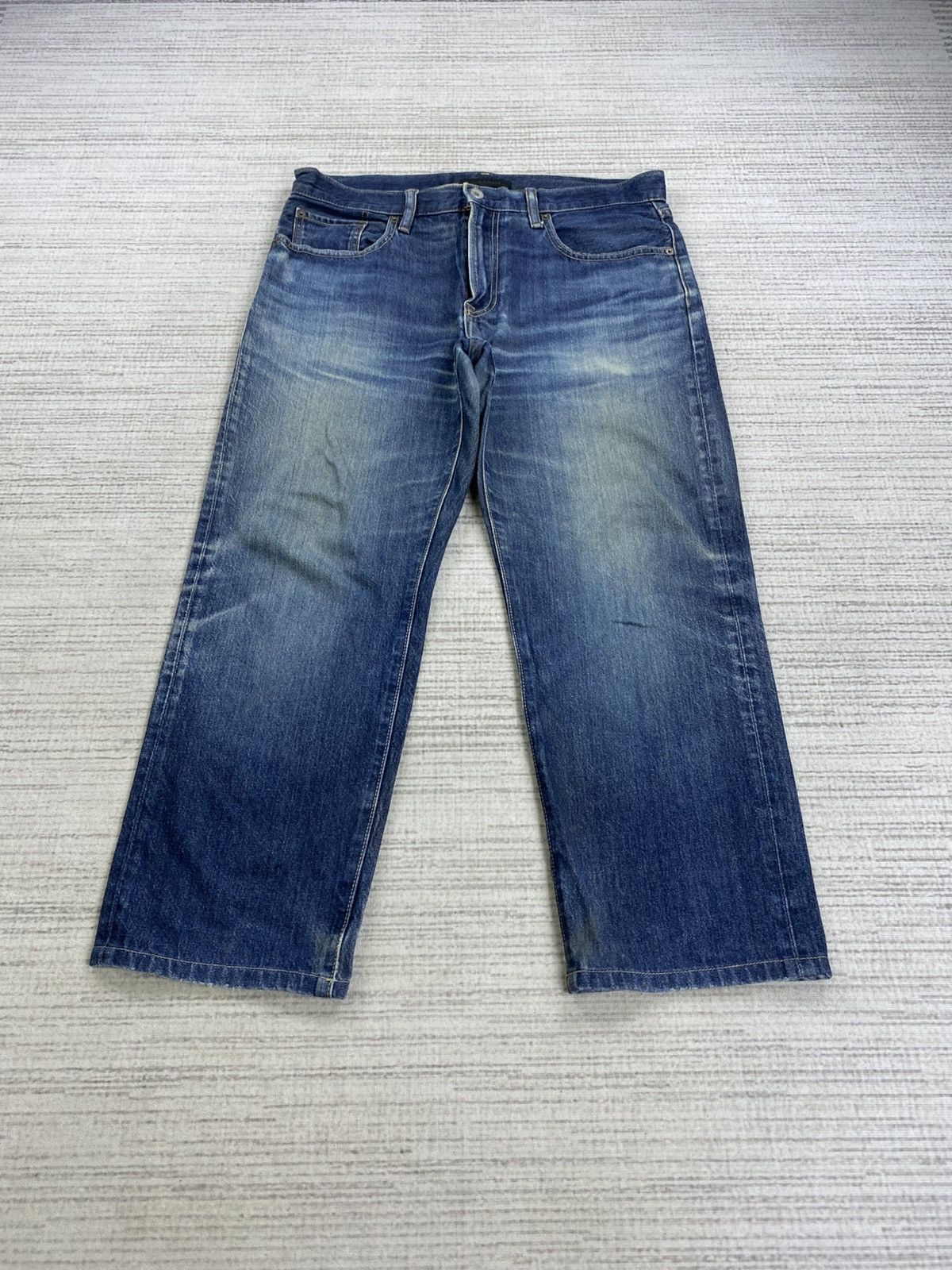 Japanese Brand × Uniqlo Vintage Uniqlo Big Size Denim Pants Size US 35 - 1 Thumbnail