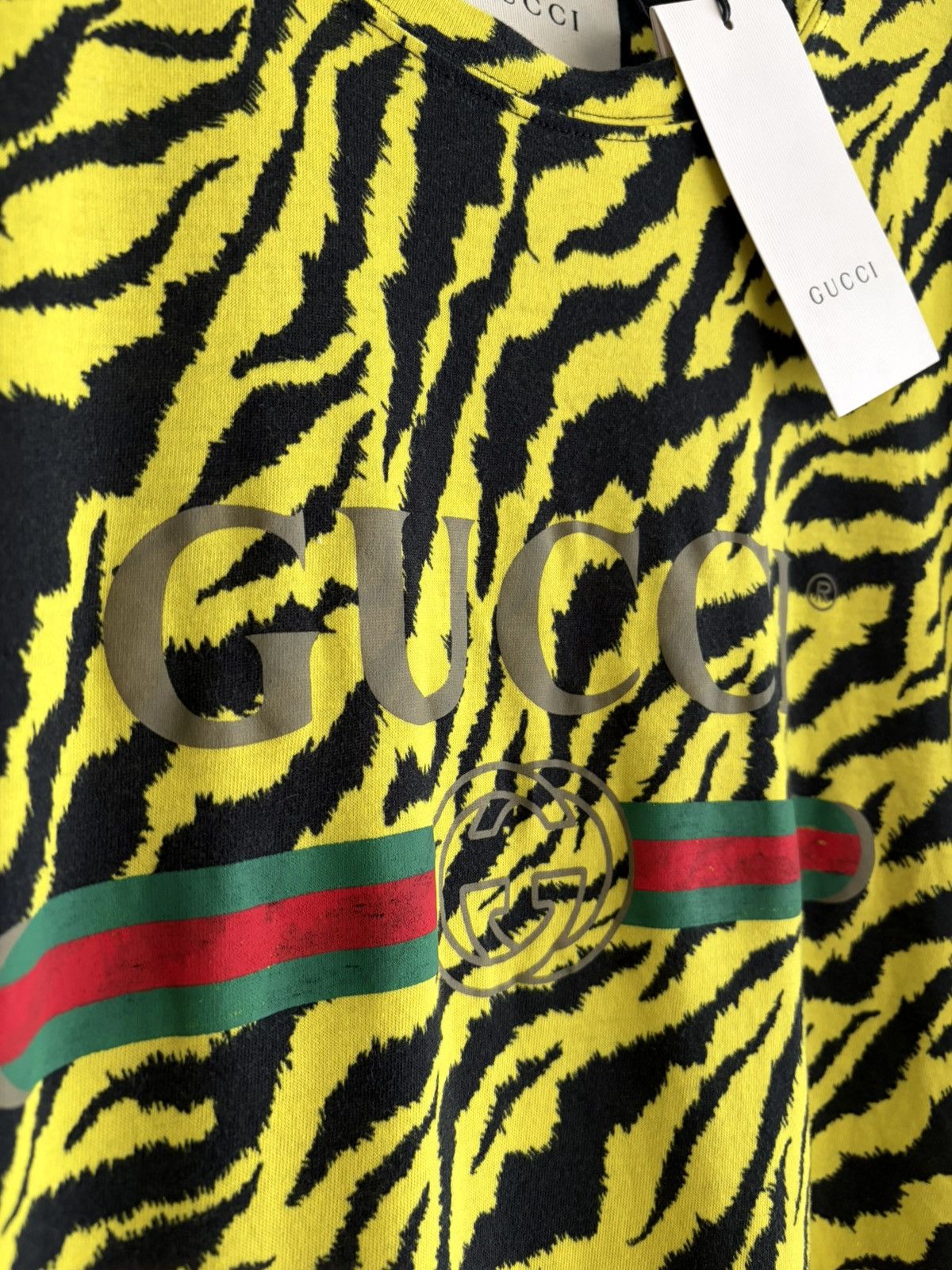 Gucci Super Runway Leopard Zebra Gucci Logo Tee Tshirt Size US L / EU 52-54 / 3 - 14 Thumbnail