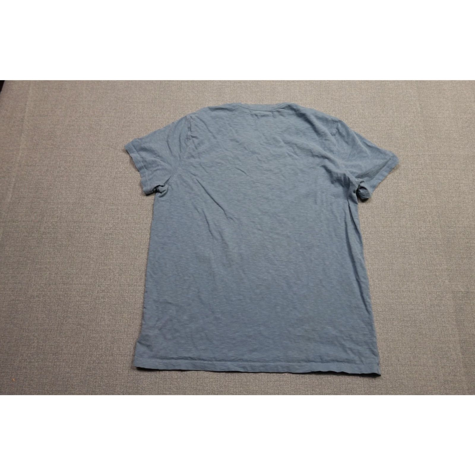 Vintage VINTAGE? No. (But not included) → American Giant Shirt Mens Large Blue V-Neck Short Sleeve Blank Comfort Soft Size US L / EU 52-54 / 3 - 3 Thumbnail