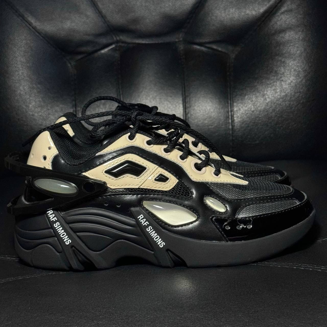 Raf Simons 36 Raf Simons cylon 21 Black Cream Size US 6 / IT 36 - 1 Thumbnail