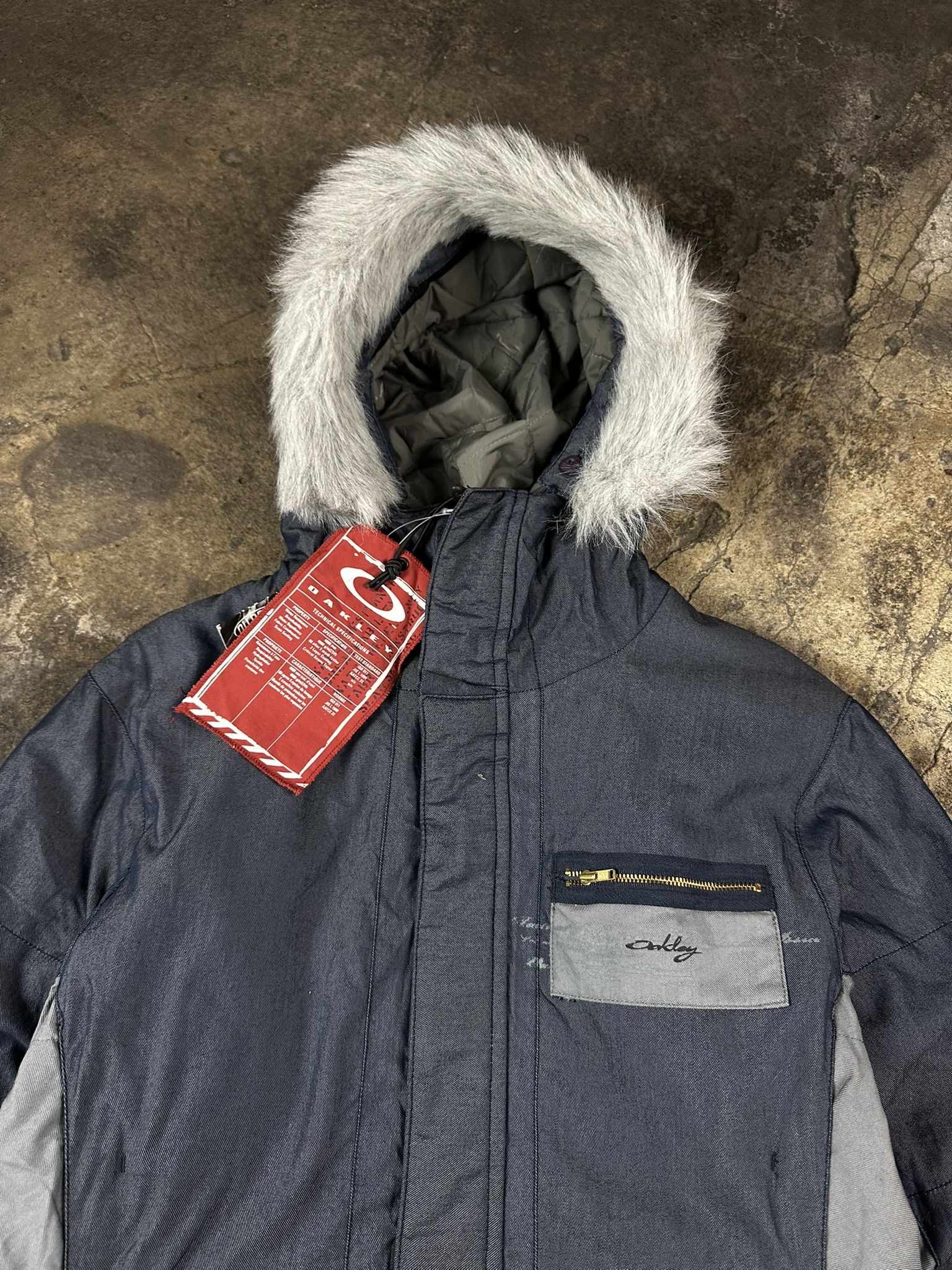 Oakley Rare 2000s Oakley Fur Hood Bomber Boxy Y2k Jacket Size US S / EU 44-46 / 1 - 4 Thumbnail
