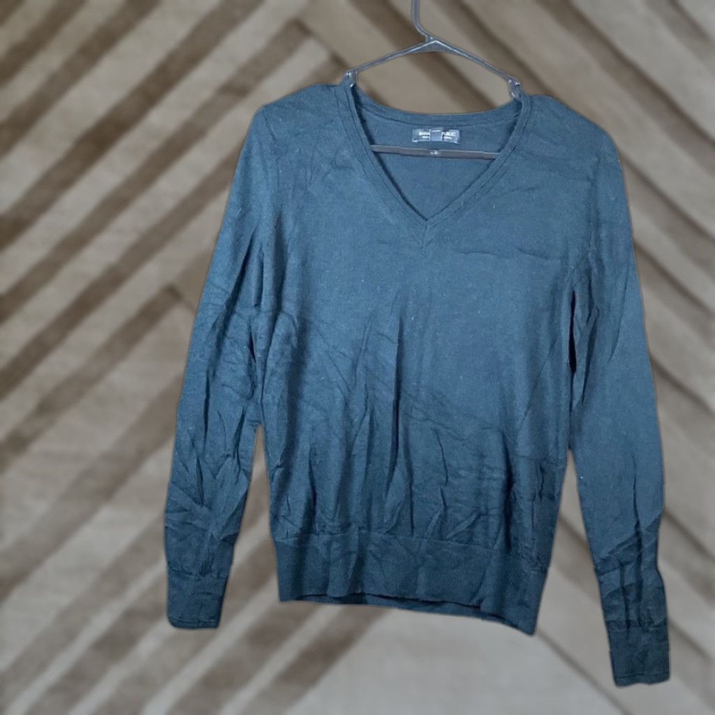 Banana Republic Banana Republic Womens Sweater Black V Neck 100% Merino Wool Long Sleeve Medium Size M / US 6-8 / IT 42-44 - 1 Thumbnail