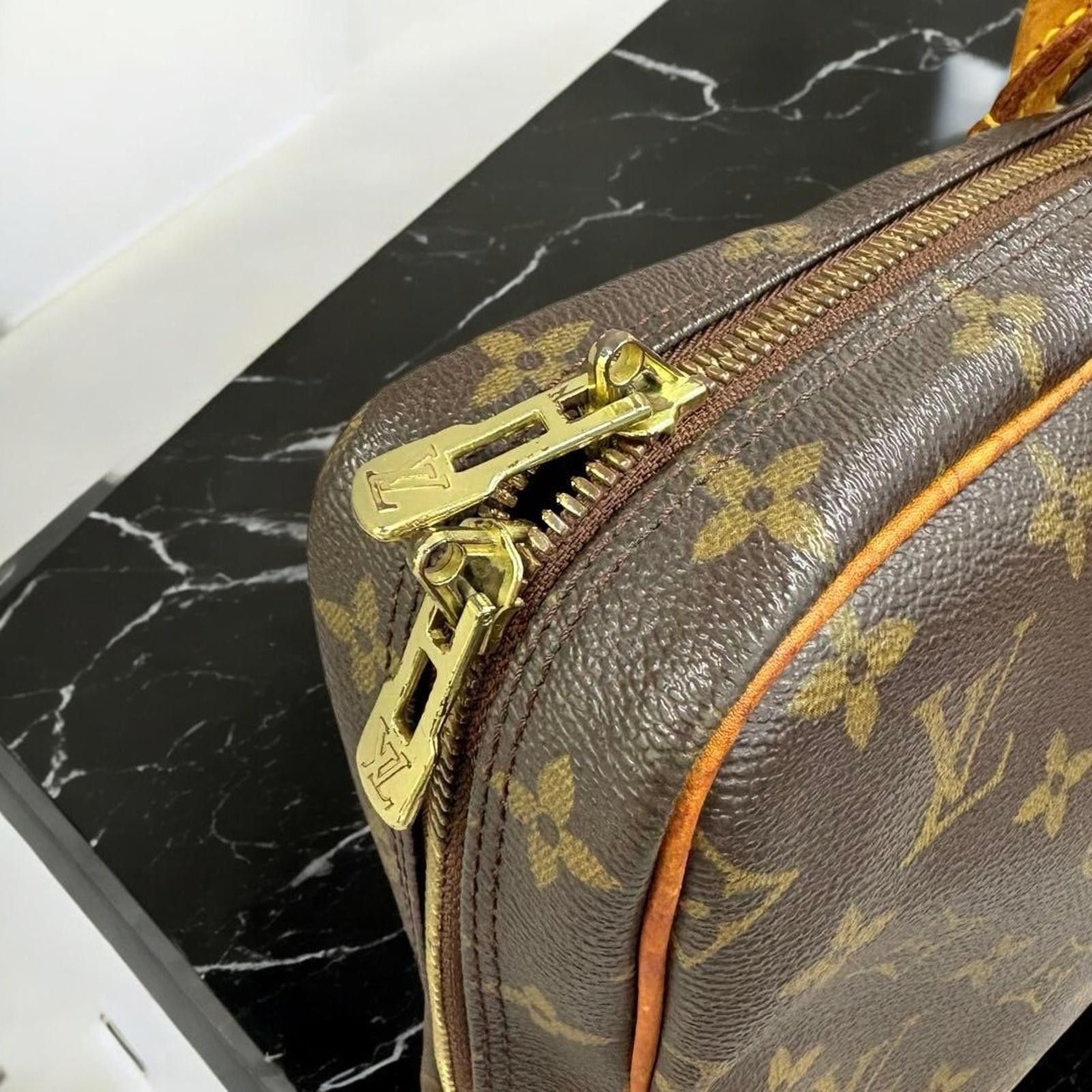 Louis Vuitton Louis Vuitton - Men's Monogram Canvas Briefcase Size ONE SIZE - 2 Thumbnail