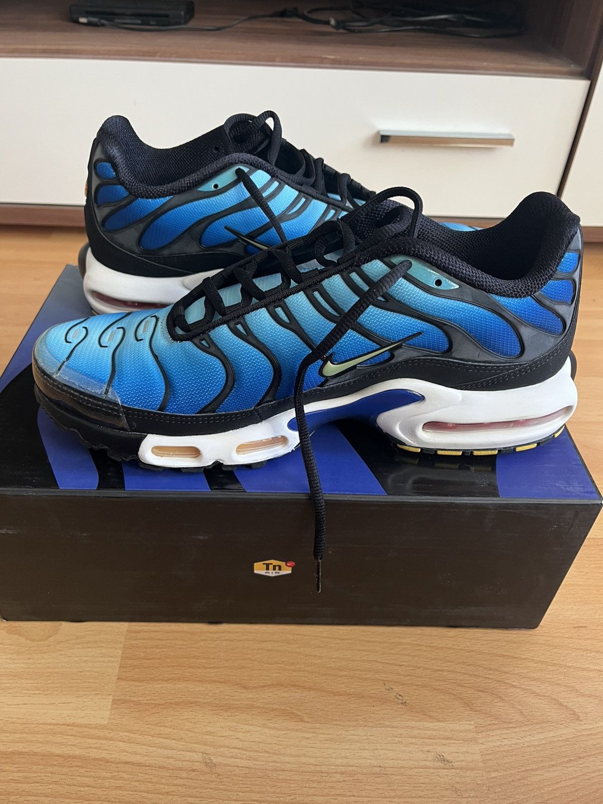 Nike Nike Air Max TN OG Hyperblue 2018 Size US 11 / EU 44 - 4 Thumbnail
