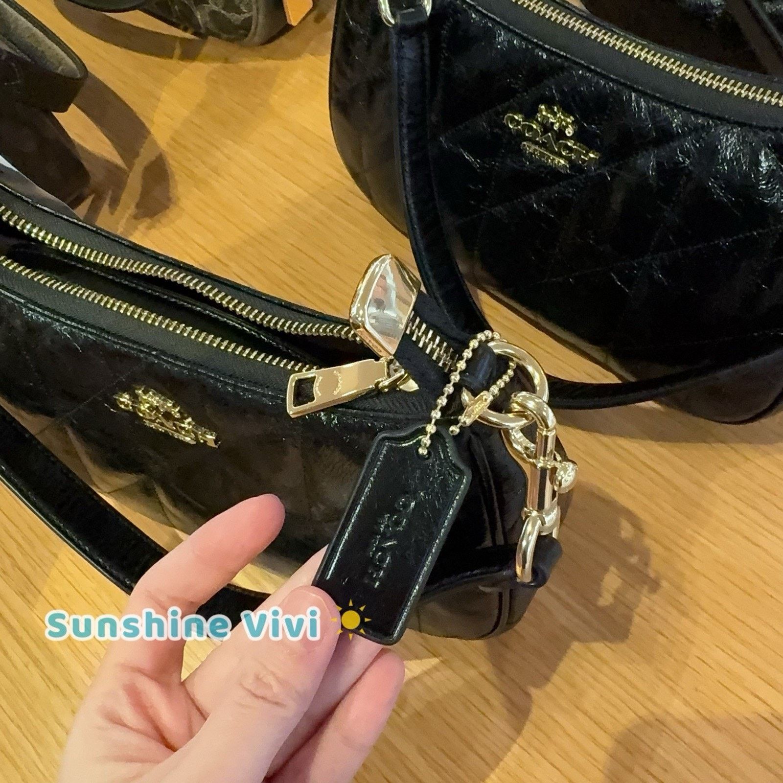 Coach NWT Coach CDY83 Teri Shoulder Bag Gold/Black Crinkle leather Size ONE SIZE - 6 Thumbnail