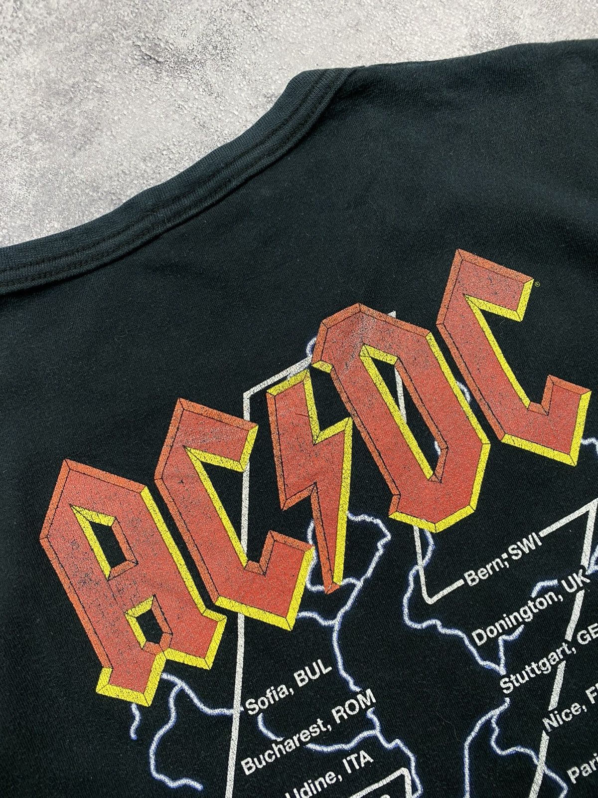 AC/DC Vintage AC/DC Black Ice 2010 Tour Band T-Shirt Rare Y2K Tee Size US L / EU 52-54 / 3 - 15 Thumbnail
