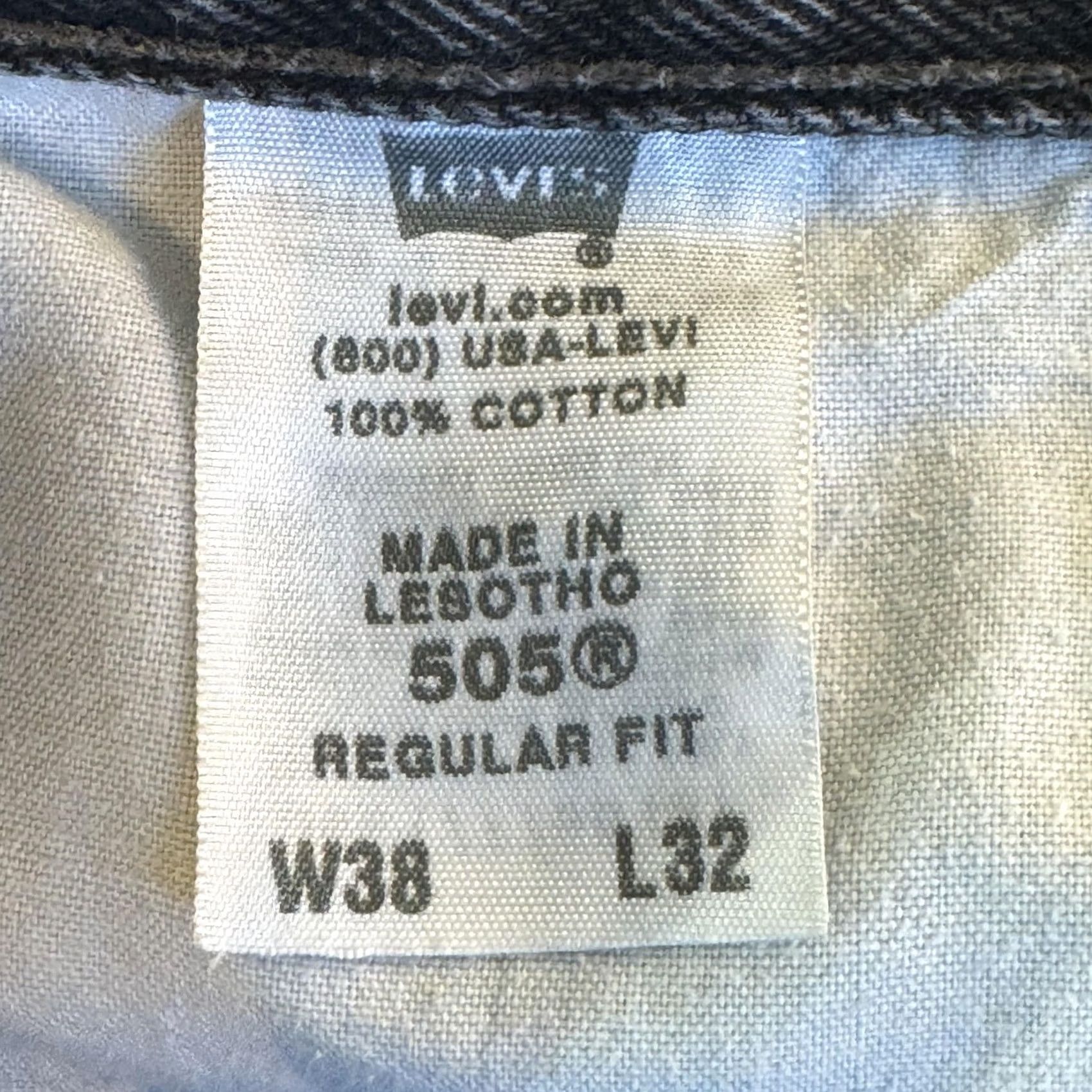 Levi's VINTAGE Levi's 505 Jeans Mens 38x32 Black Regular Straight 100% Cotton Denim Jeans Mens Regular Black 5-Pocket USA Retro Logo Levis 505 Vintage Size US 38 / EU 54 - 4 Thumbnail