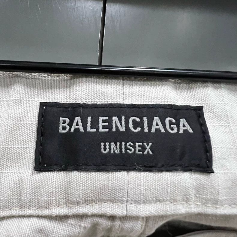Balenciaga Balenciaga size XS Beige drawstring tooling wide-leg pants Size US 27 - 3 Thumbnail