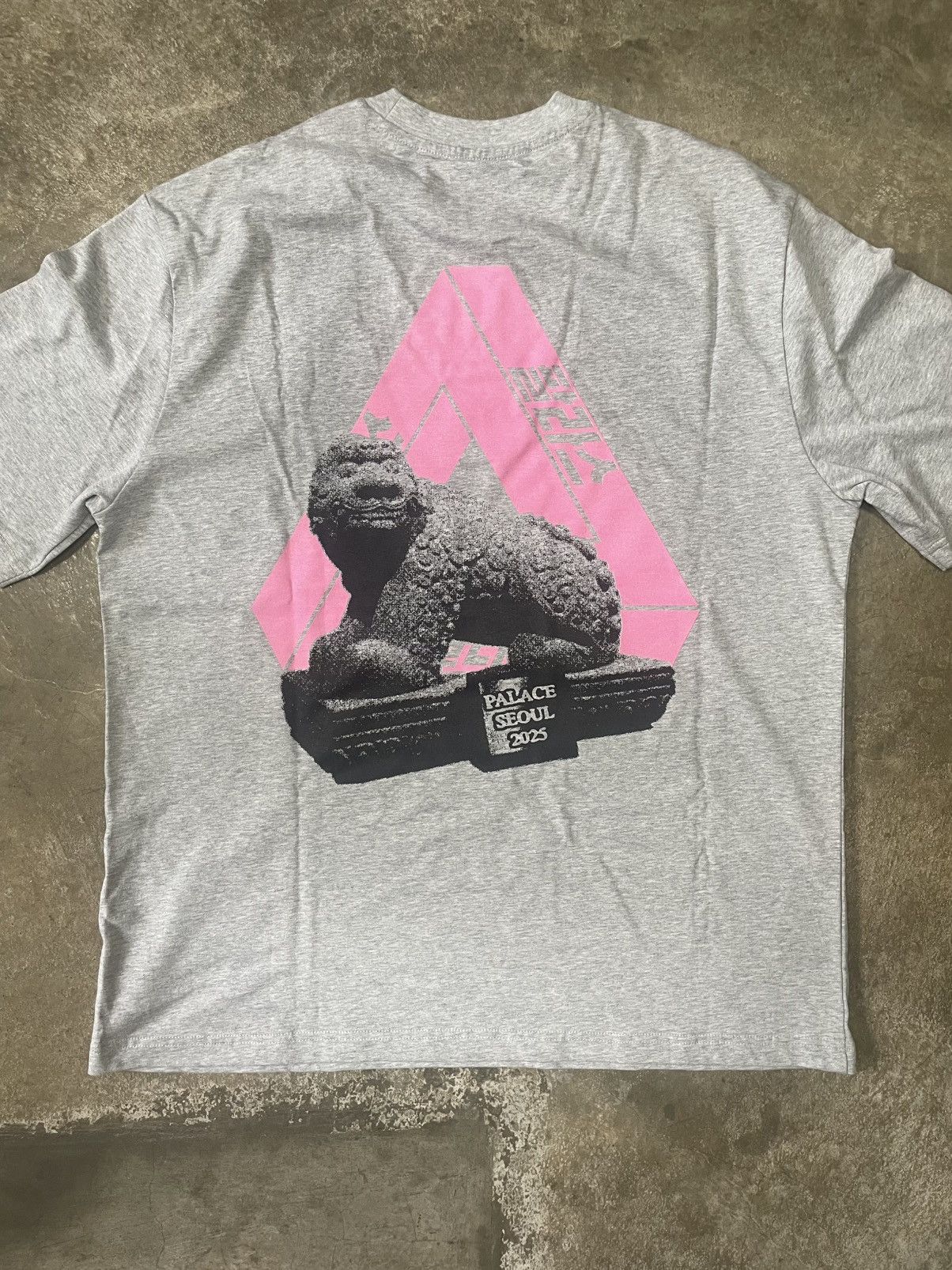 Palace Palace Seoul 2 Seoul Tri-Ferg Tee (Korea Exclusive Release) Size US XL / EU 56 / 4 - 1 Thumbnail