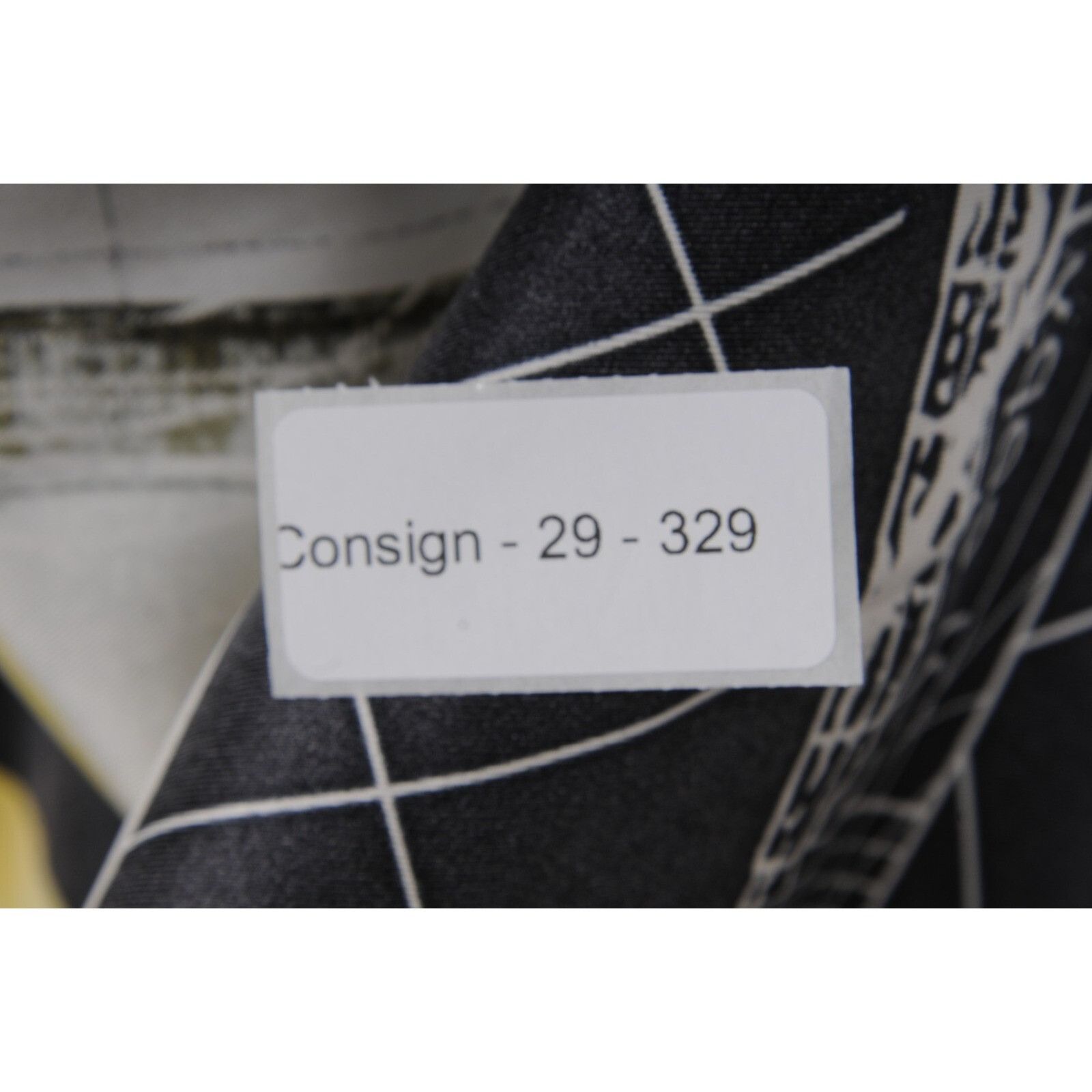 Givenchy Givenchy Mens Icarus Sun Button Down Shirt 41 / 16 Black Yel Size US M / EU 48-50 / 2 - 14 Thumbnail