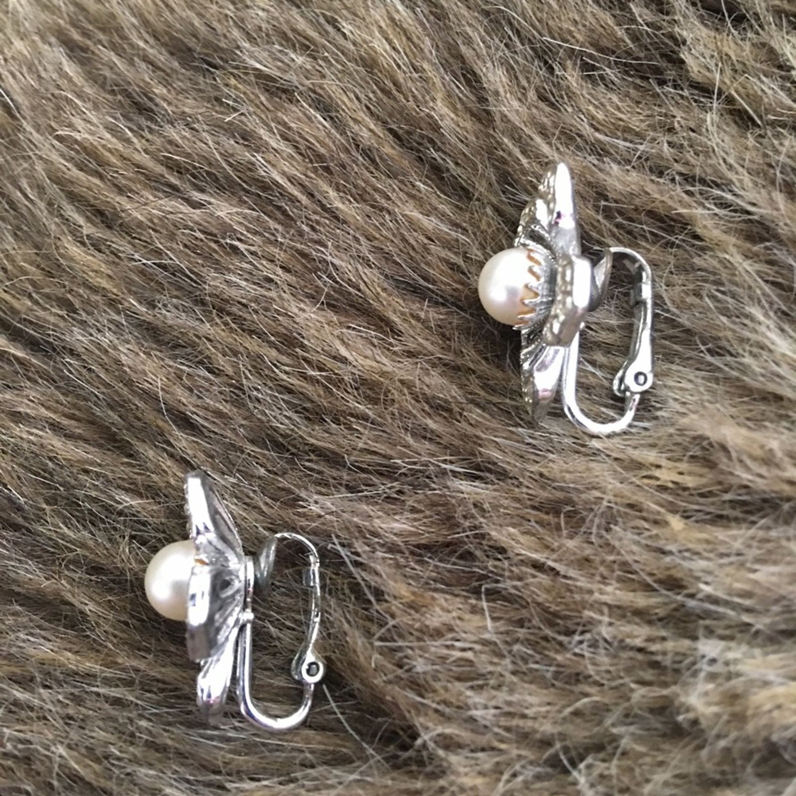 Jewelry Vintage 60s Sarah Coventry floral clip earrings Size ONE SIZE - 3 Thumbnail