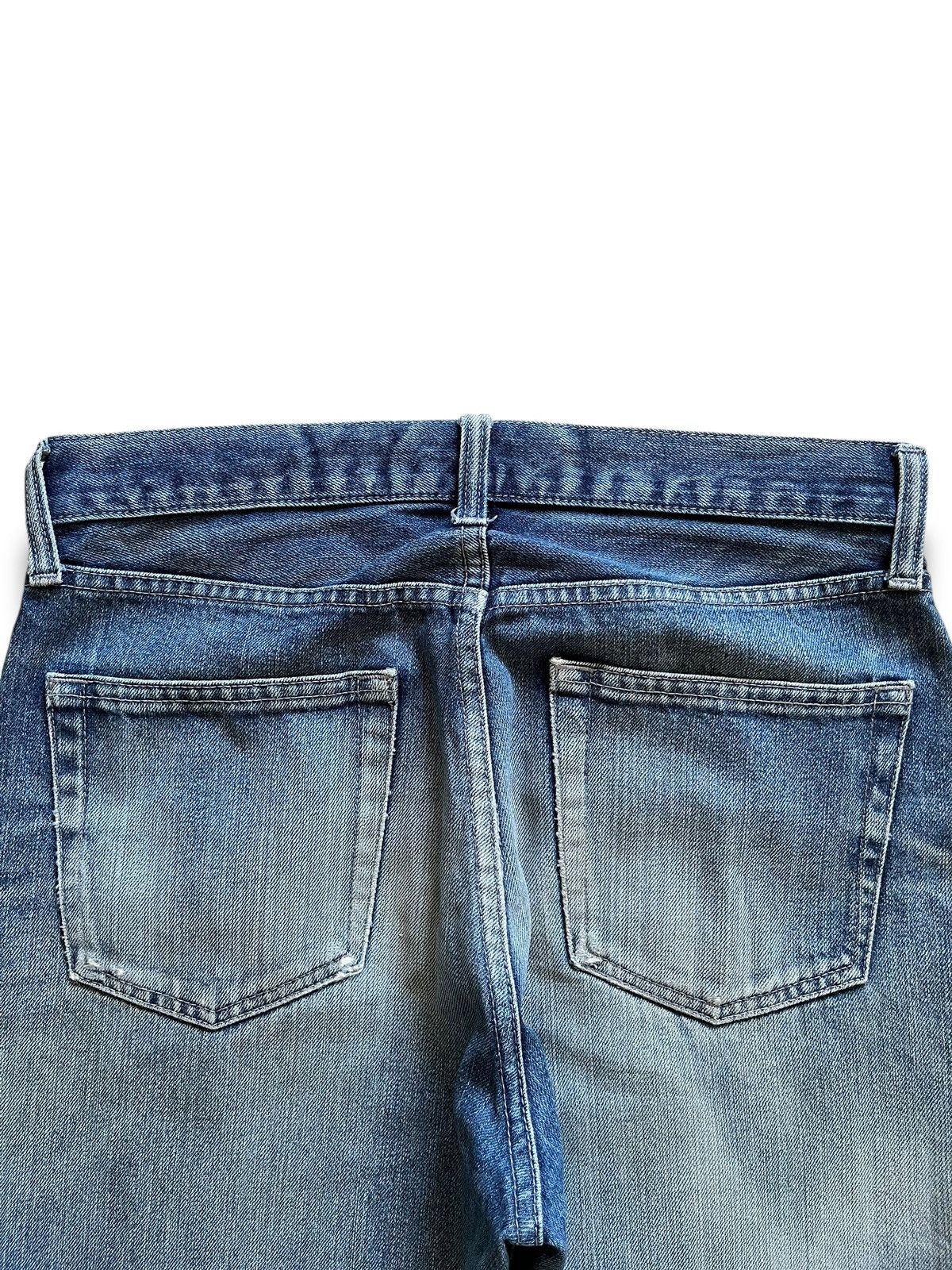 Uniqlo SALES🔥Vintage Uniqlo Faded Wash Style Distress Loose Jeans Size US 31 - 8 Thumbnail