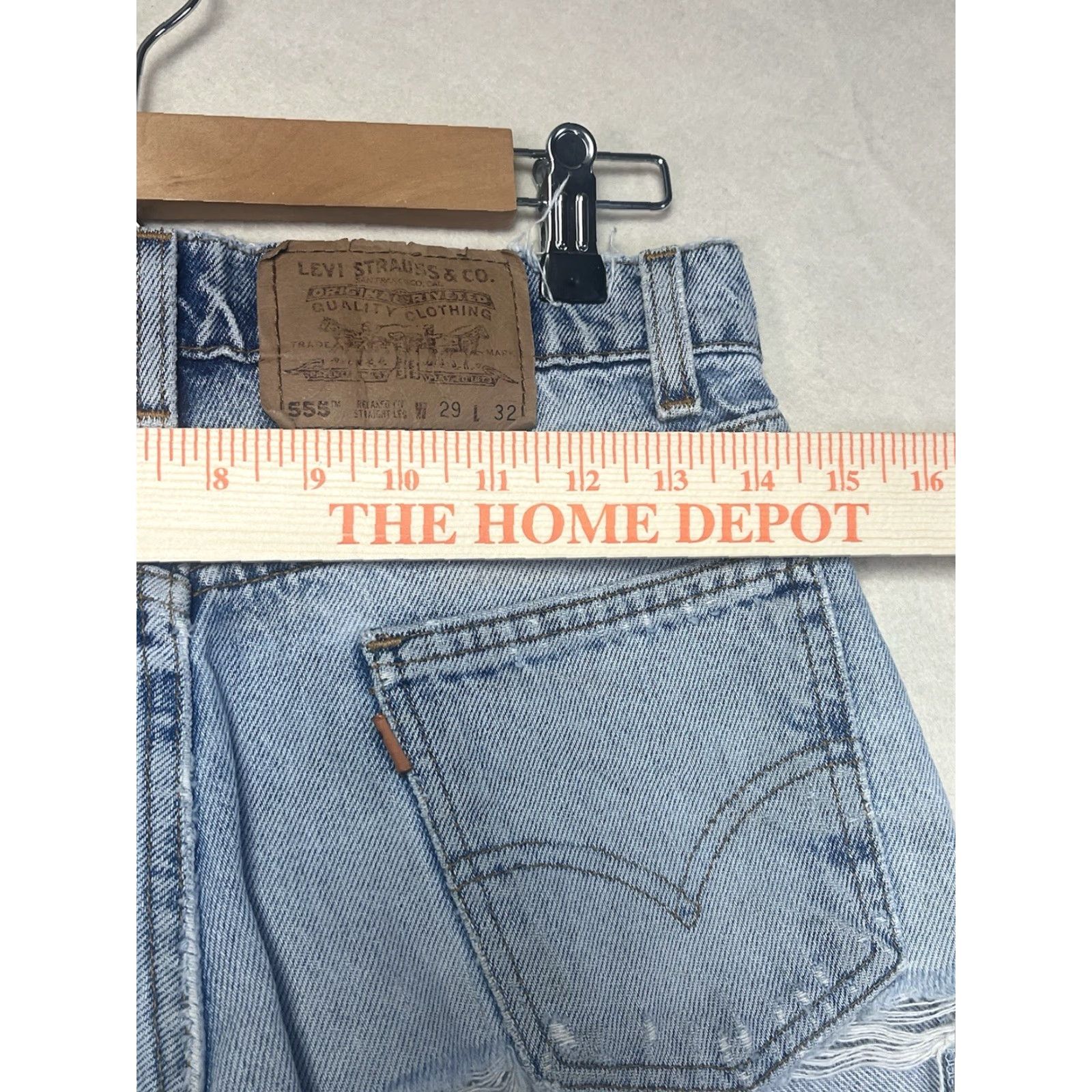 Levi's Levi's Shorts Womens Cut-Off Denim 29 Blue Distressed 555 Frayed Edge Zipper Pocket 5-Pocket Classic Casual Size 29" - 3 Thumbnail