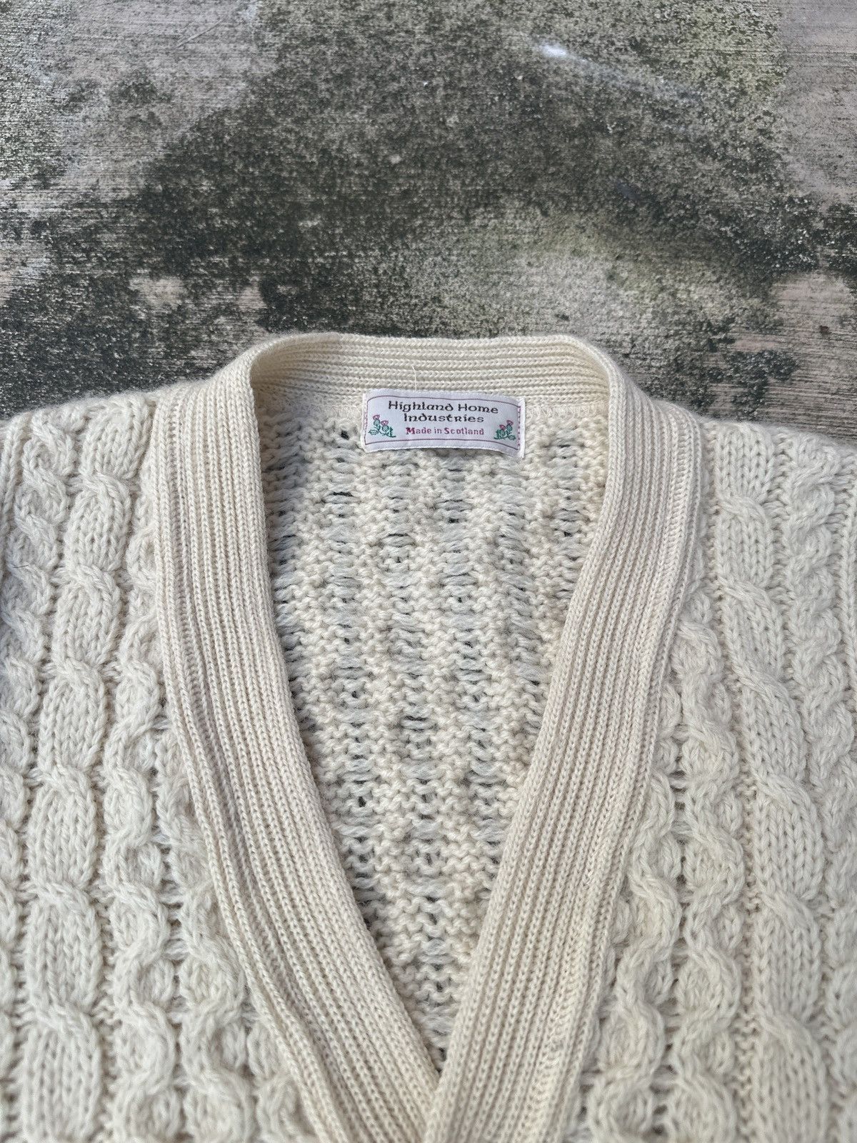 Vintage Vintage 90s Beige Hand Knitted Button Up Cardigan Knitwear Size US L / EU 52-54 / 3 - 4 Thumbnail