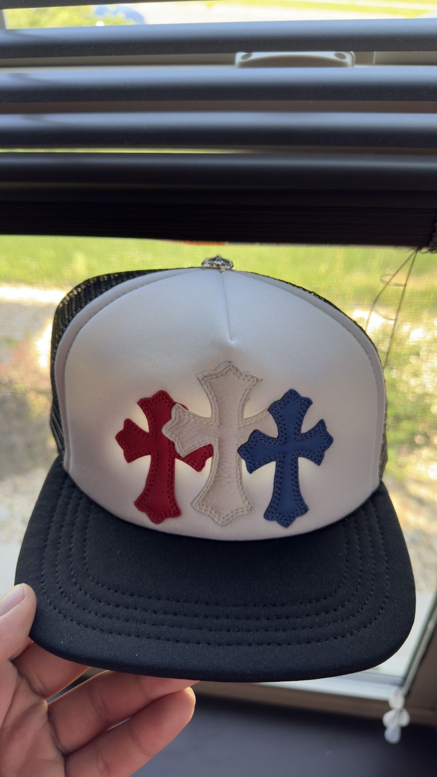 【CHROME HEARTS】TRIPLE CROSS TRUCKER HAT \