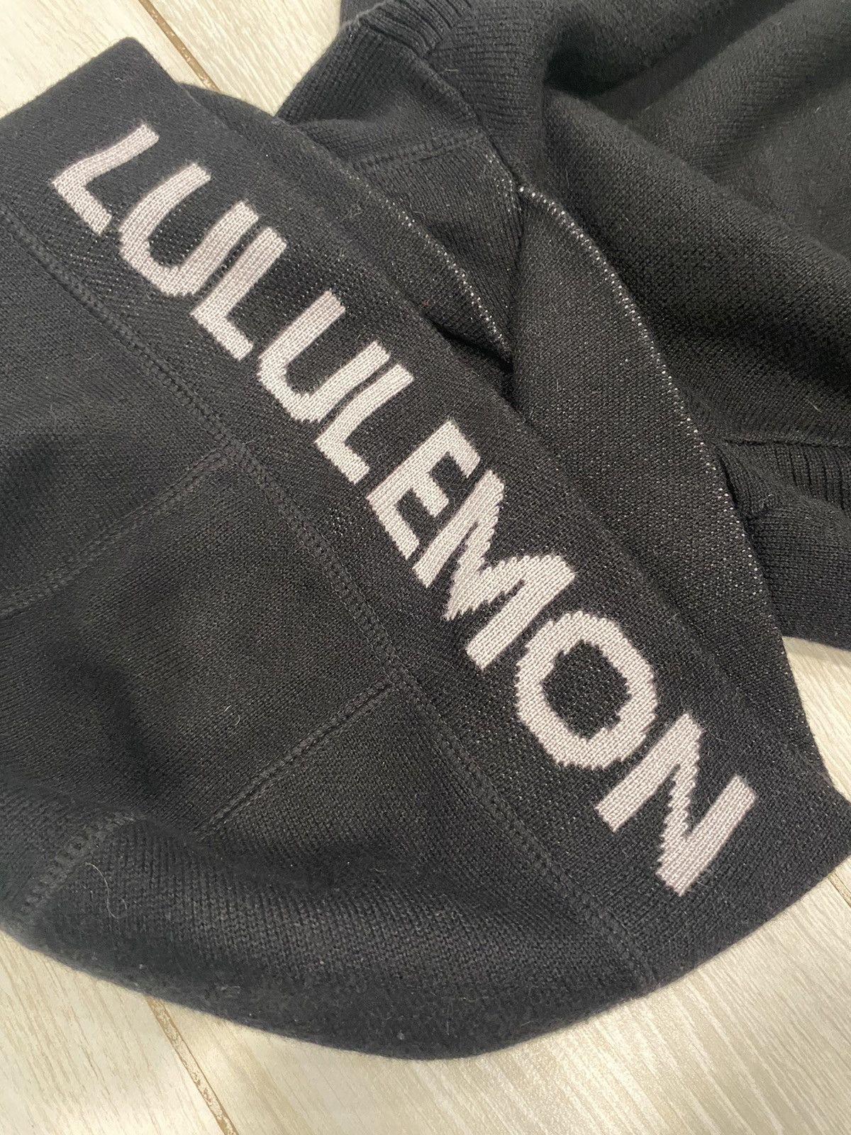 Lululemon Lululemon Black Sweater Hoodie Size S / US 4 / IT 40 - 2 Thumbnail