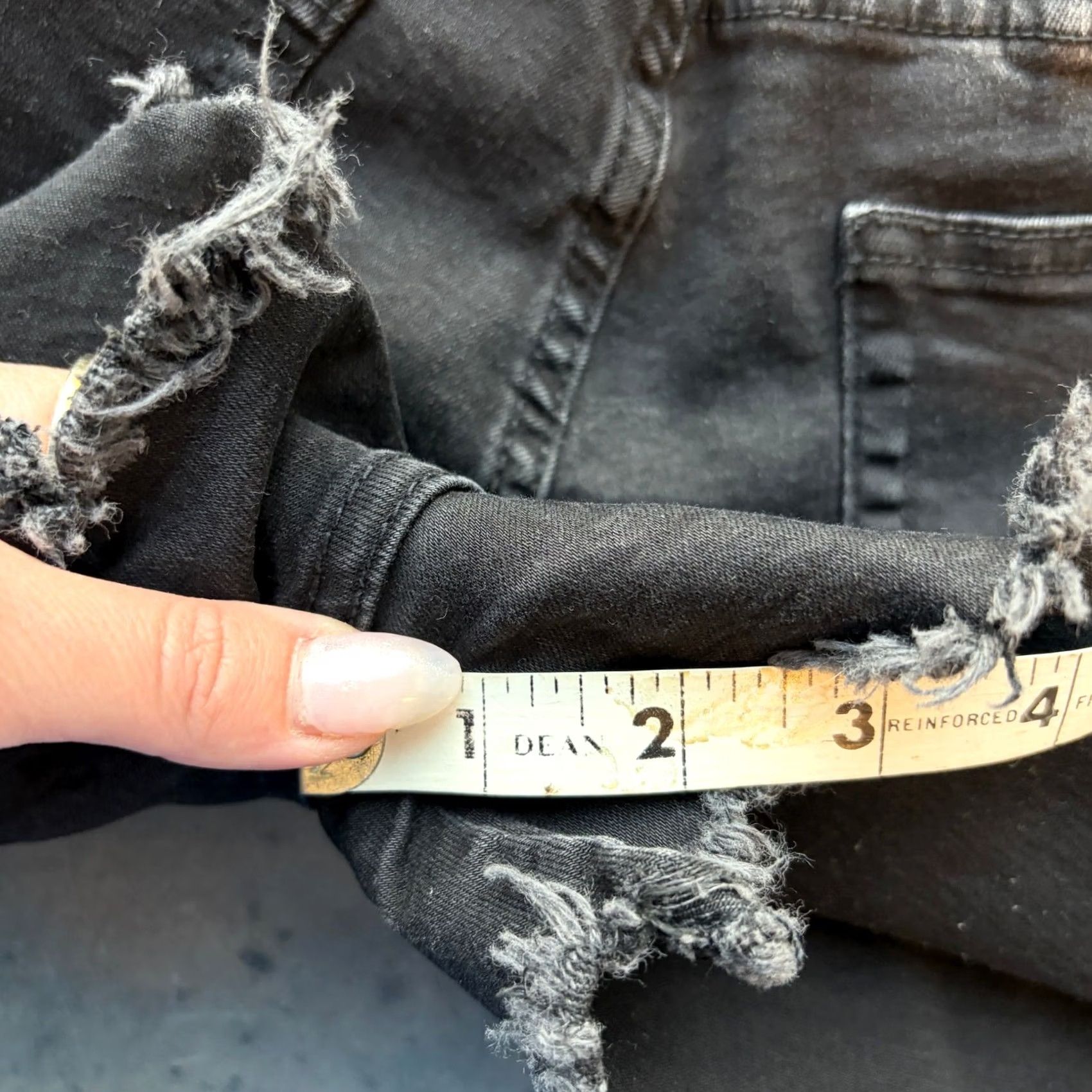 Vintage VINTAGE Y2K Black Acid Wash Frayed Distressed Mini Stretch Shorts Women's Small Shorts S Black Womens Size 28" / US 6 / IT 42 - 5 Thumbnail