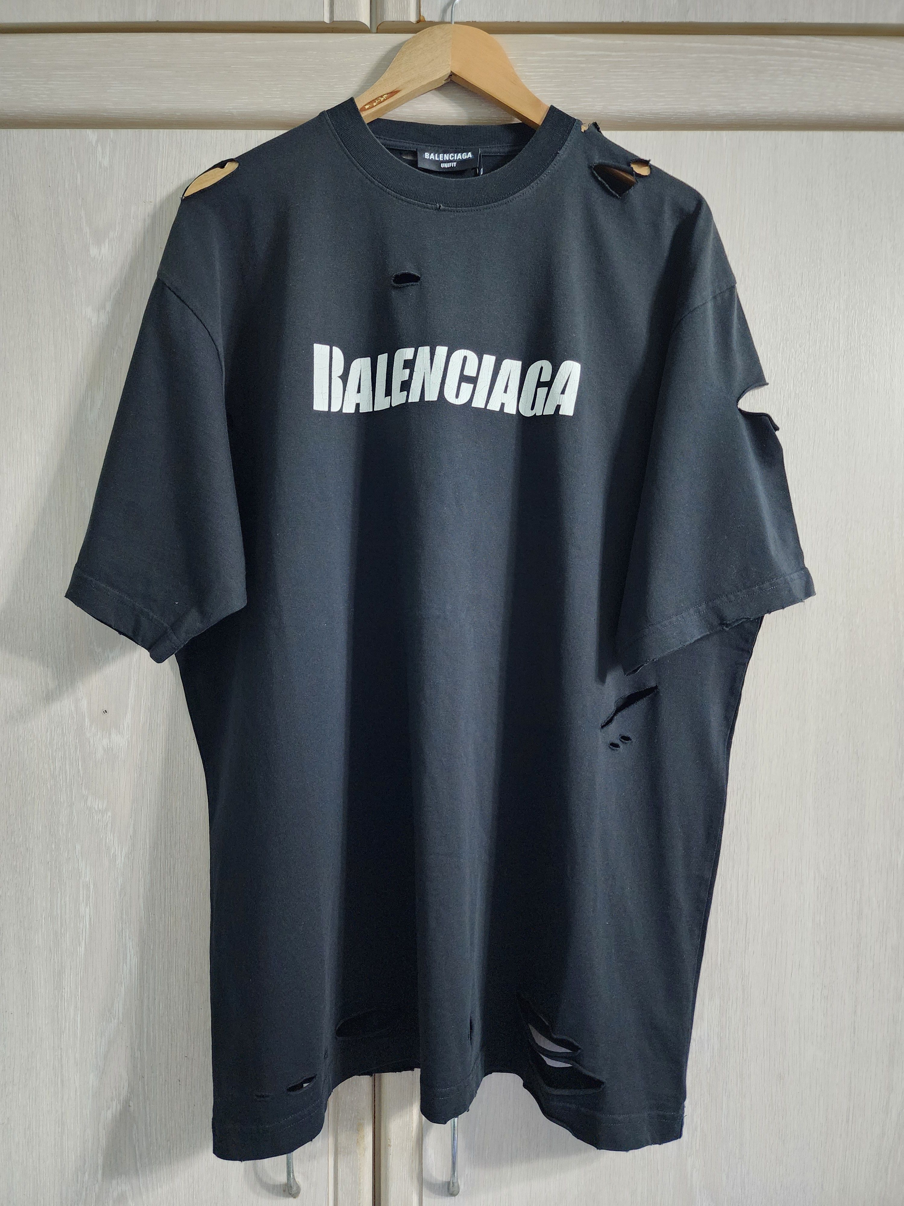 Balenciaga Caps Destroyed Flatground T-Shirt Size US S / EU 44-46 / 1 - 1 Thumbnail