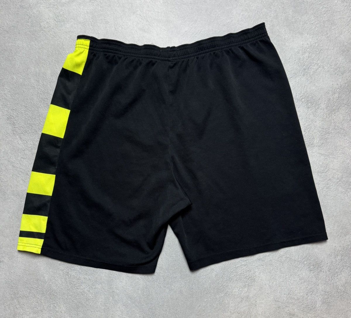 Umbro Celtic 1996 1997 Away Football Soccer Shorts Umbro Vintage Size US 34 / EU 50 - 2 Thumbnail