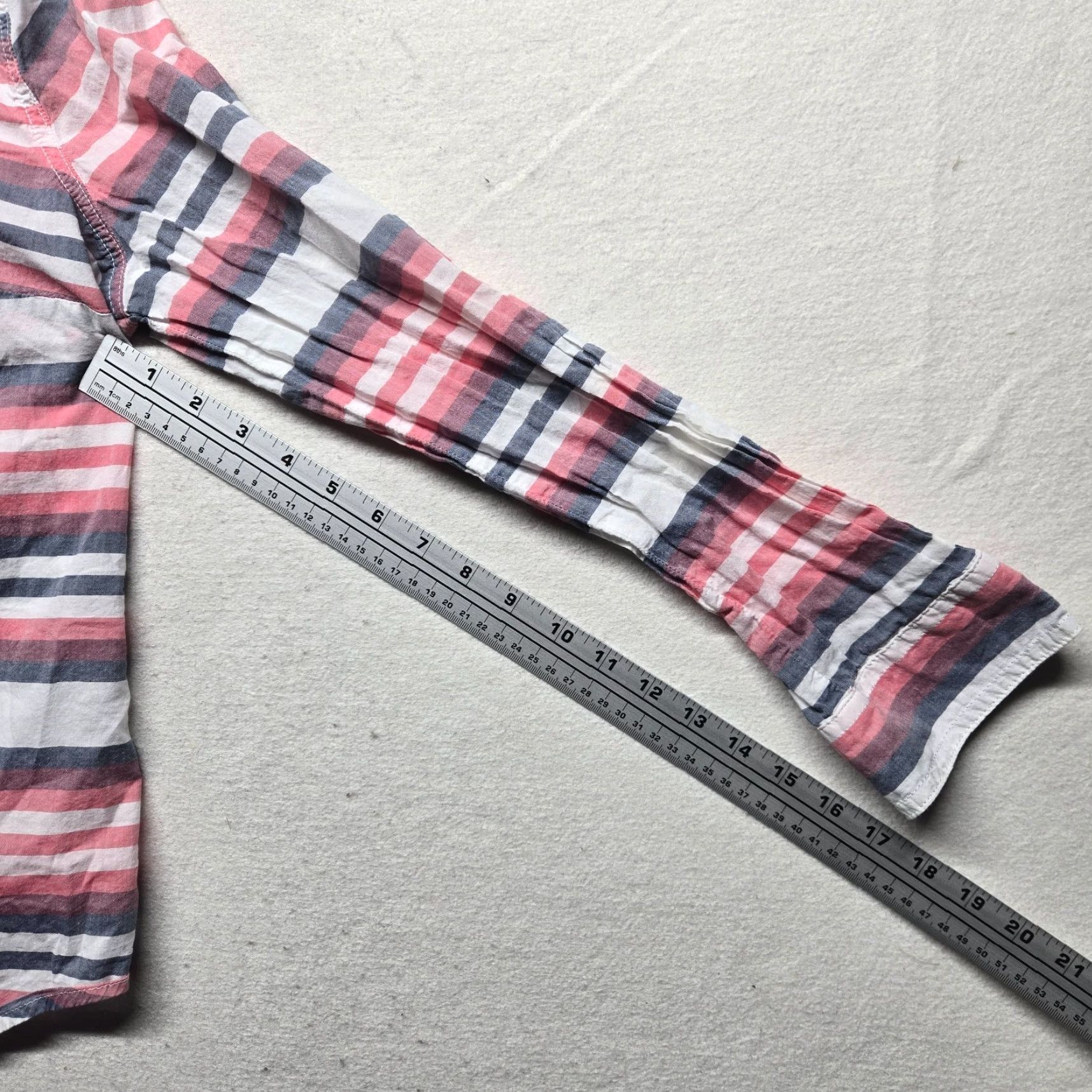 Vintage St. John's Bay Shirt Women's Small Stripe Button-Up Long Sleeve Beige White Cotton Shirt Adult Small Striped Casual Women Fashion 90s? Size S / US 4 / IT 40 - 5 Thumbnail
