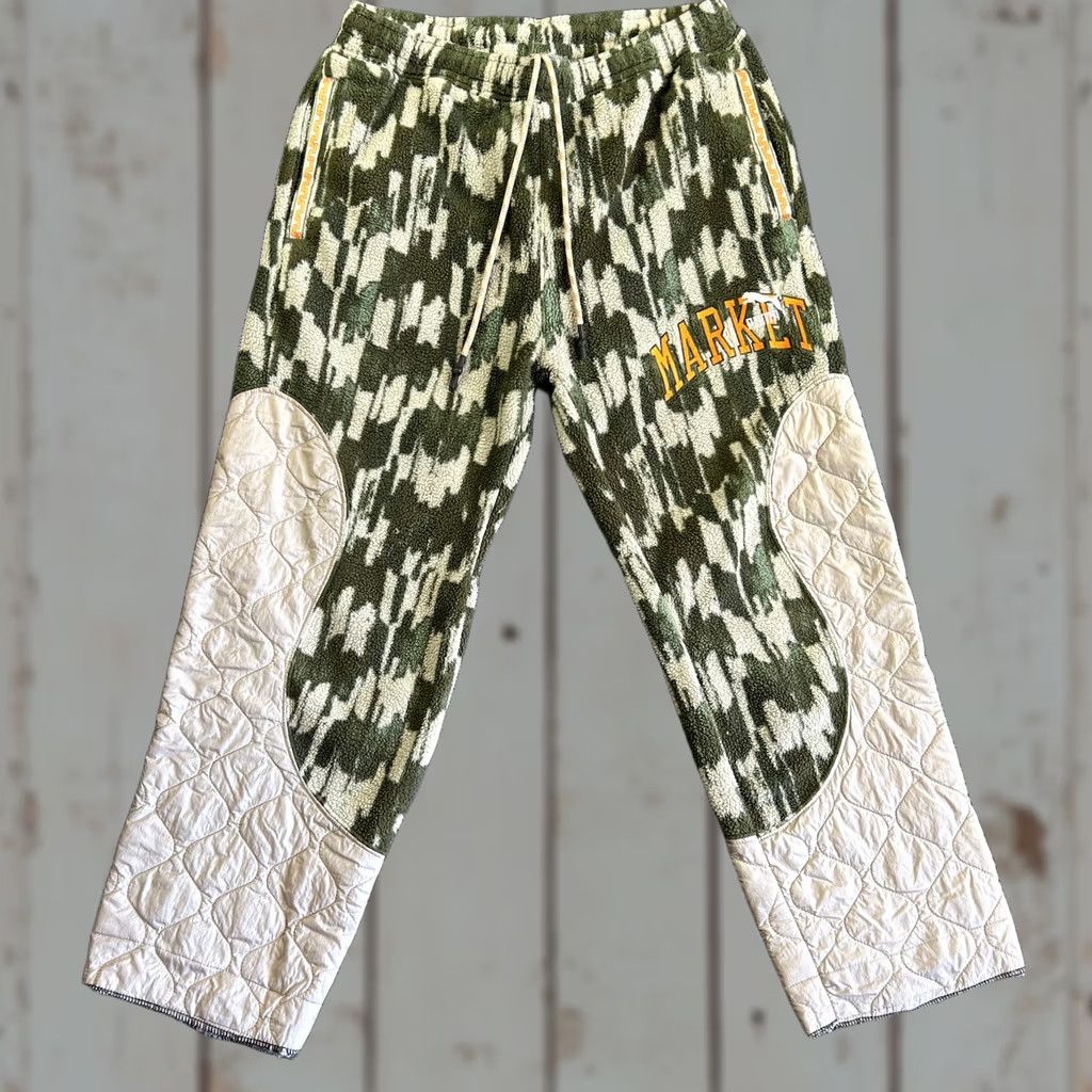 Puma Puma x Market Camo Joggers Sweatpants Quilted Green Orange M Men Pants Inseam 24" Fleece Streetwear Elastic Waist Pockets Hemmed Size M Color Green Size US 31 - 1 Thumbnail
